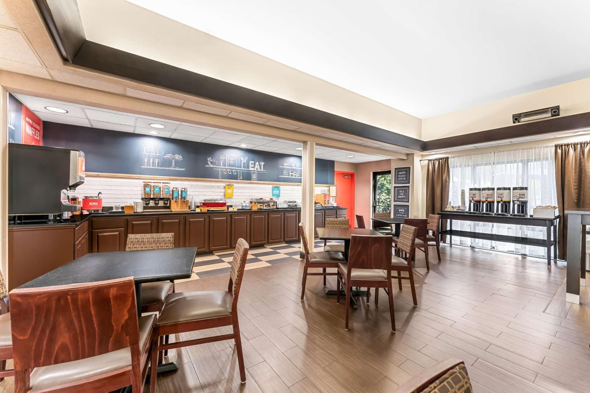 Hampton Inn Stroudsburg Poconos gallery photo in Stroudsburg, PA — image 4