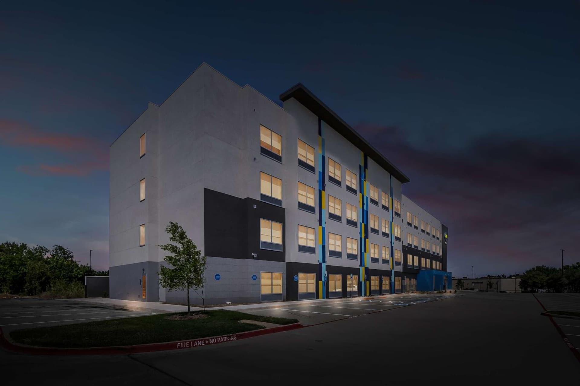 Tru by Hilton Plano Hwy 75 gallery photo in Plano, TX — image 4