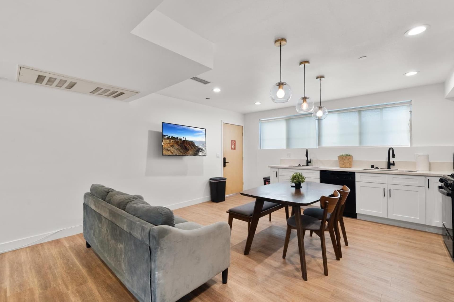 Modern Getaway in the Heart of LA near USC, Private room with share Living room and kitchen interior in Los Angeles, CA — gallery photo 2