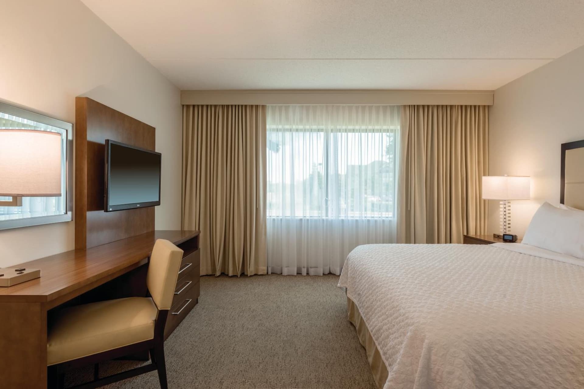Embassy Suites by Hilton Milwaukee Brookfield gallery photo in Brookfield, WI — image 99