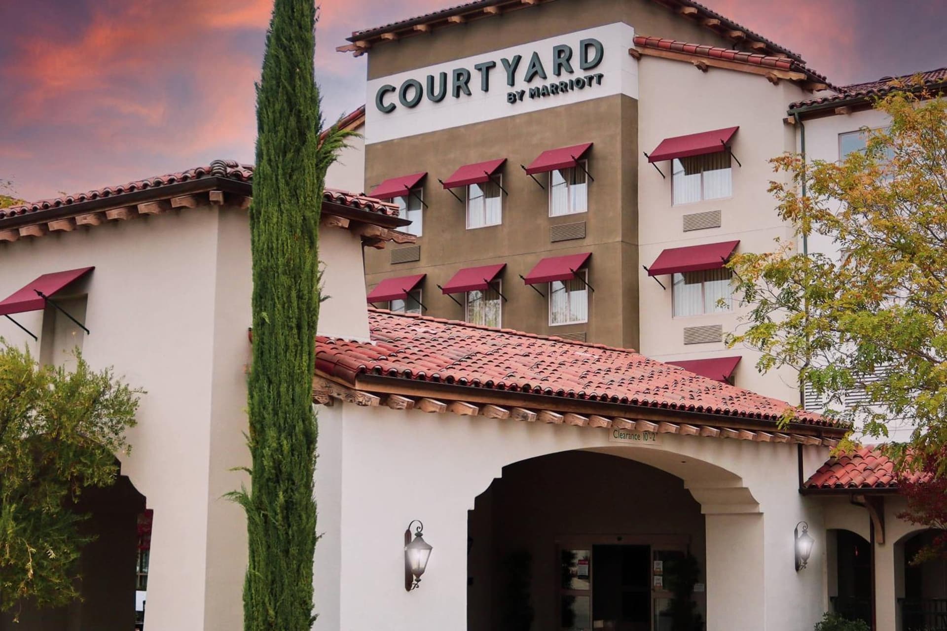 Courtyard by Marriott Paso Robles interior in Paso Robles, CA — gallery photo 2