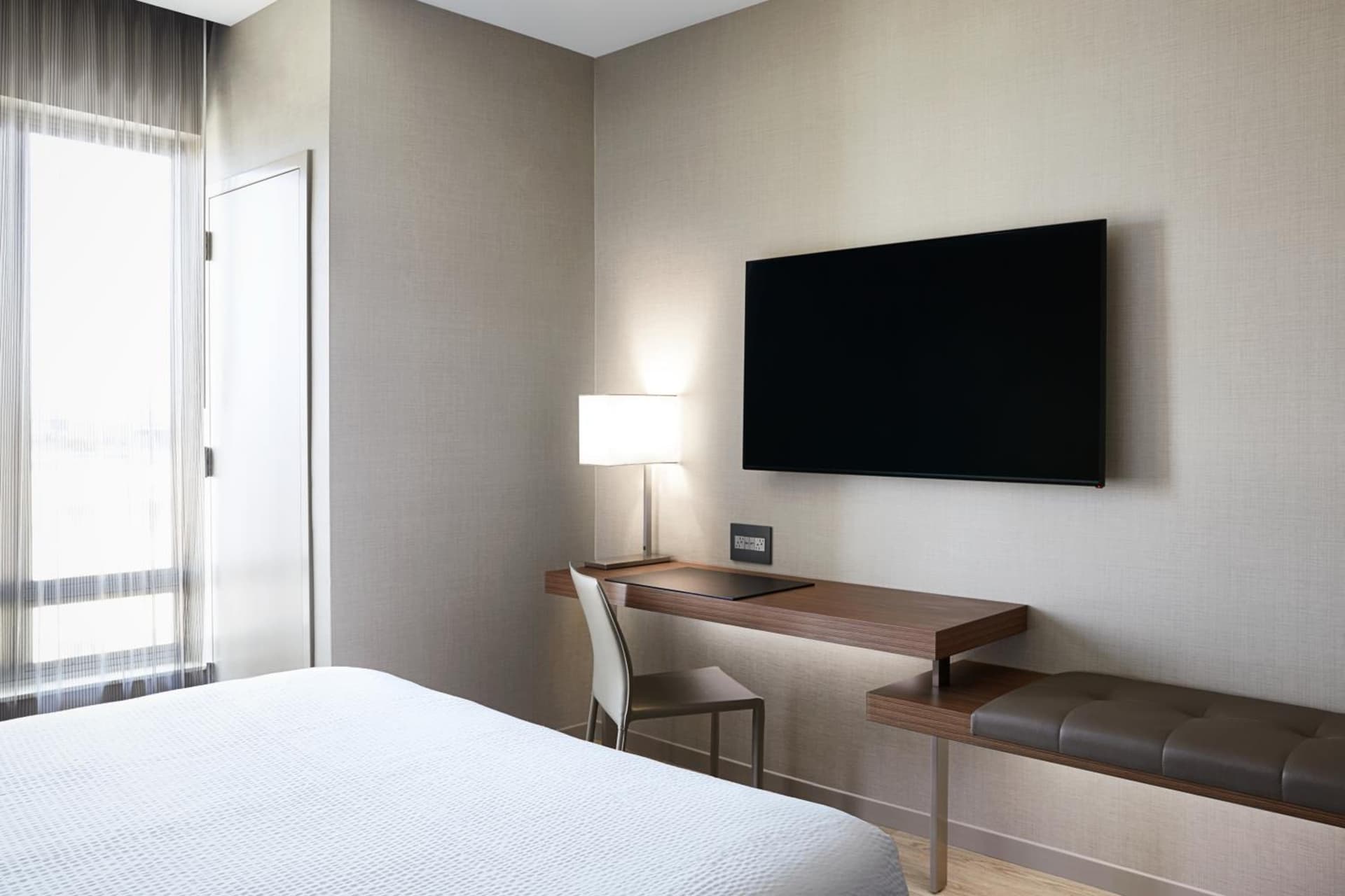 AC Hotel by Marriott Bloomington Mall of America gallery photo in Bloomington, MN — image 11