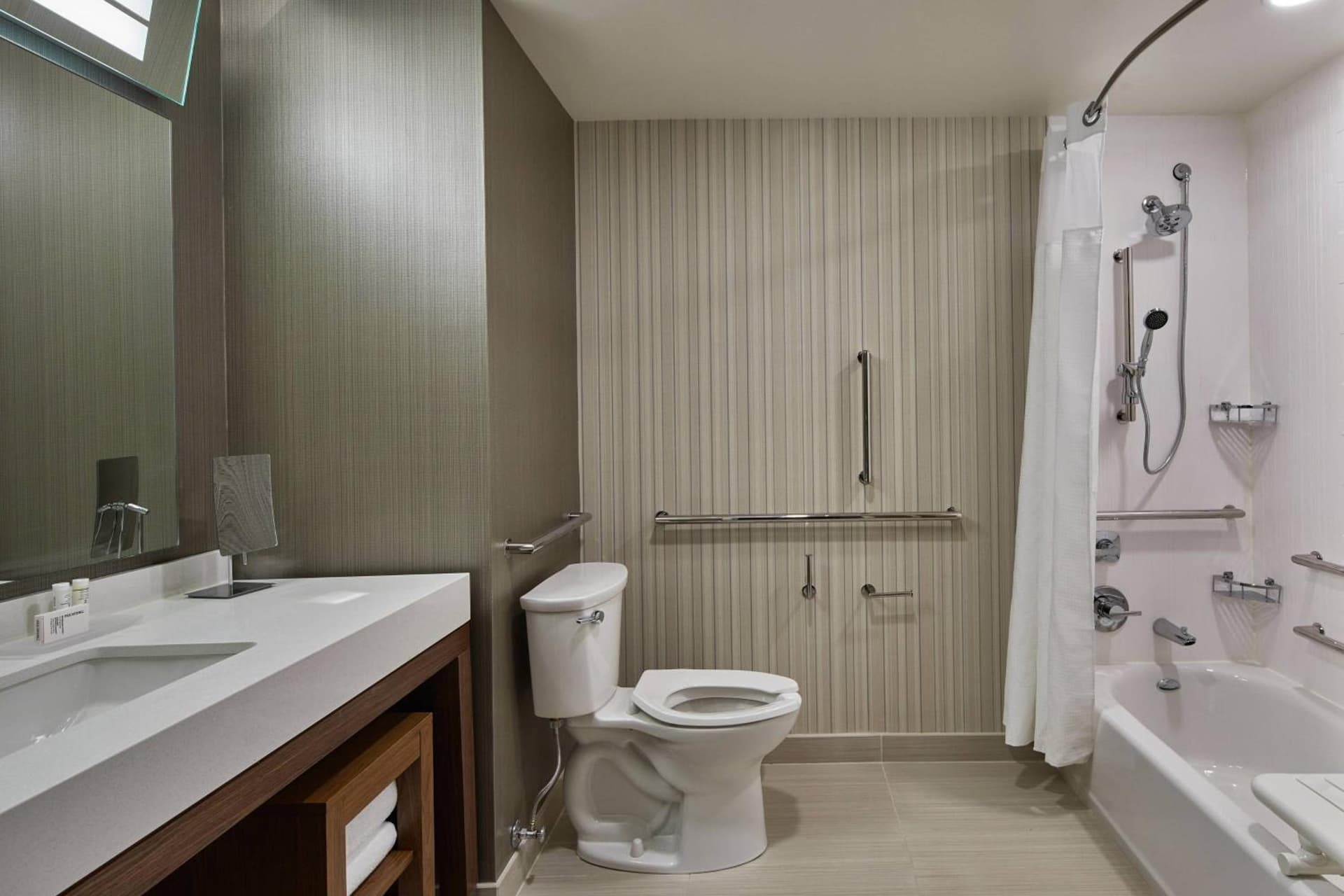 Courtyard by Marriott Albany Airport gallery photo in Albany, NY — image 7