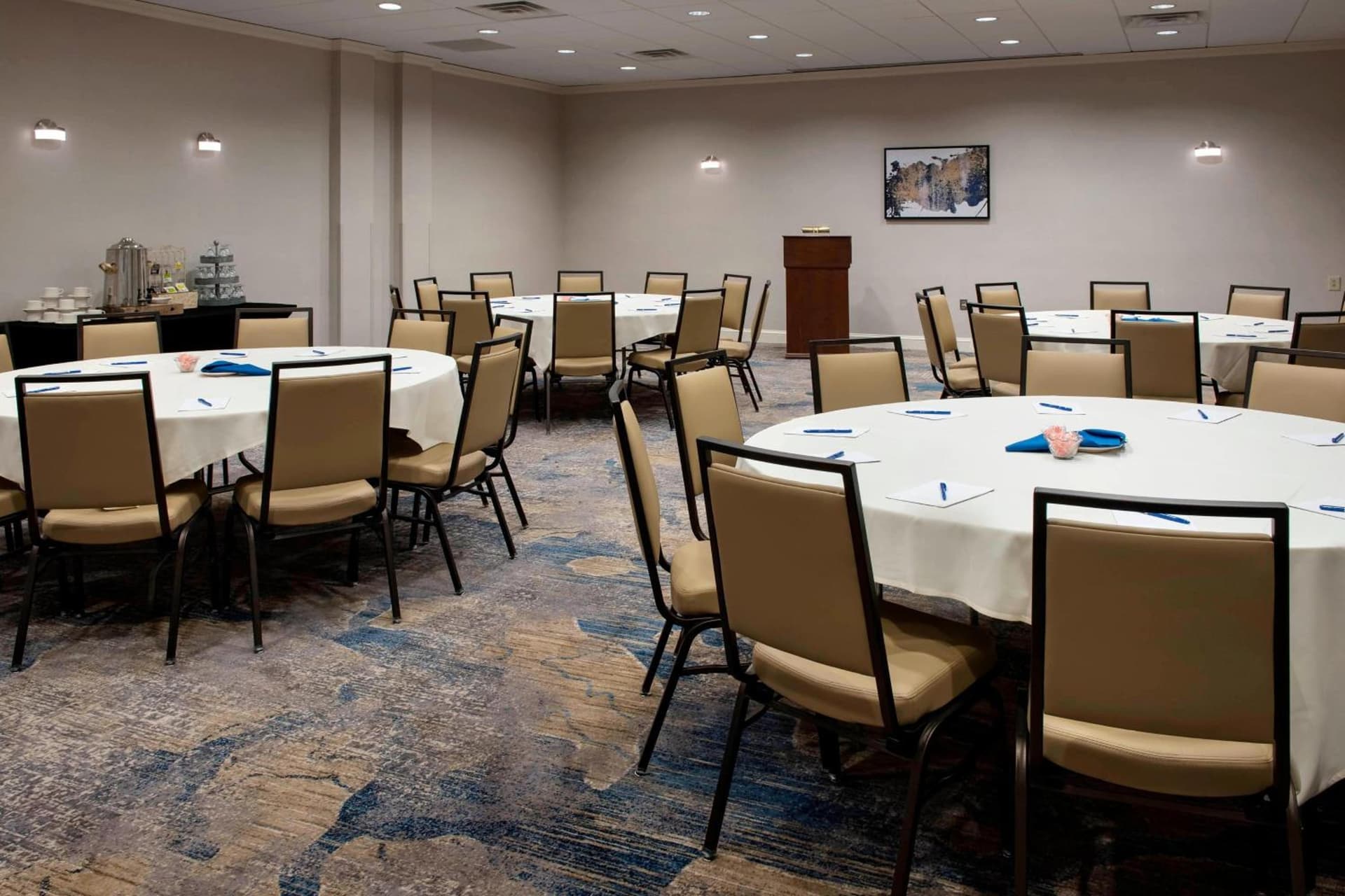 Delta Hotels by Marriott Utica gallery photo in Utica, NY — image 10