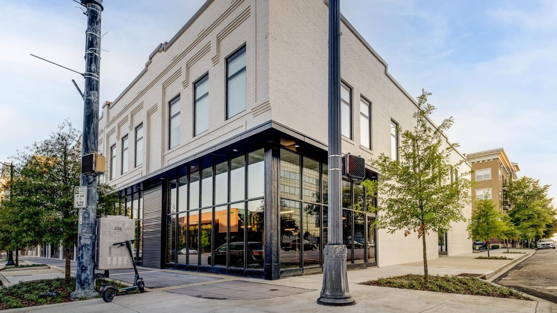 Landing-Midtown Apartments by Barsala featured exterior or lobby in Birmingham, AL — similar hotel