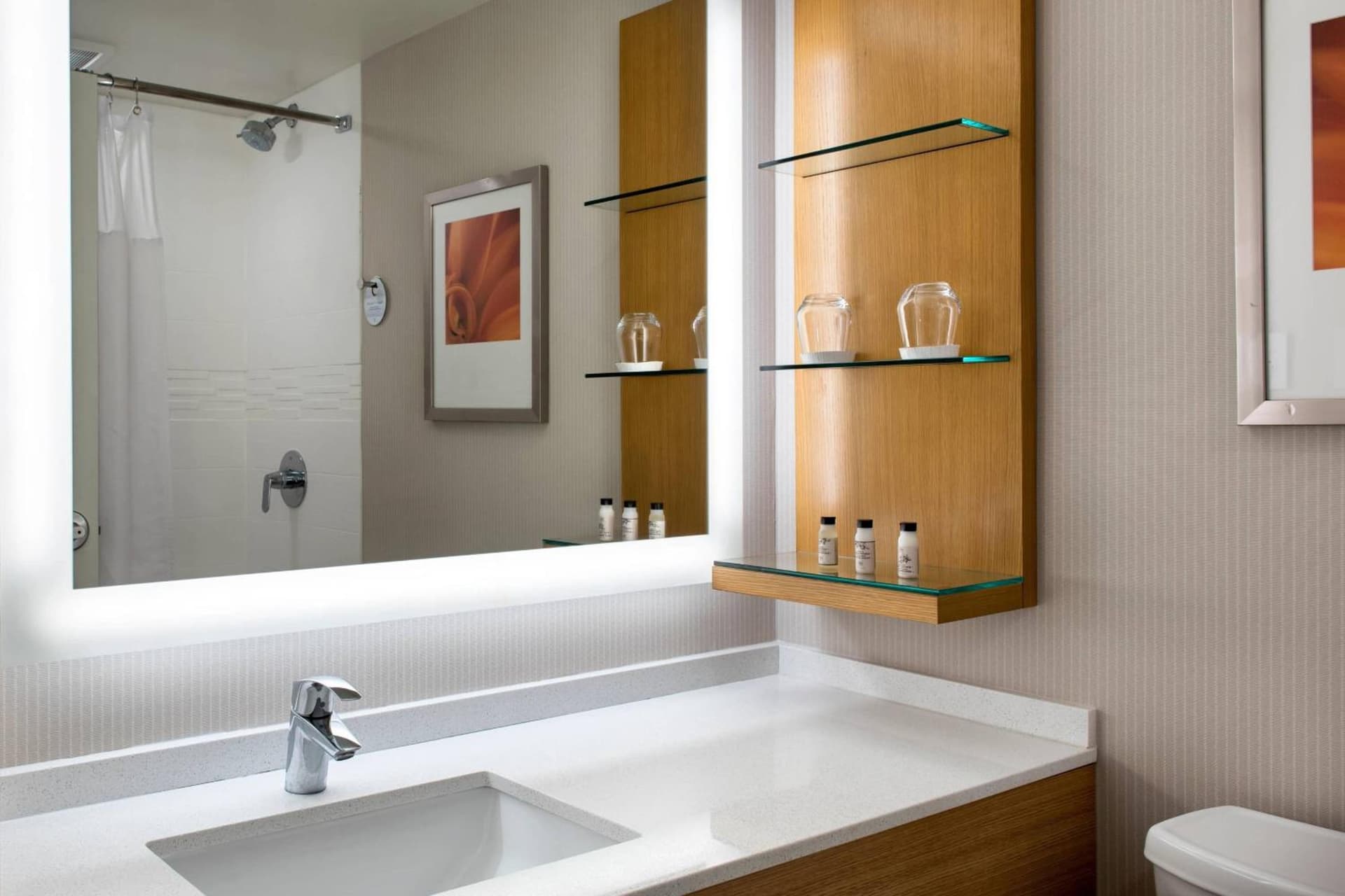 Delta Hotels by Marriott Utica gallery photo in Utica, NY — image 6