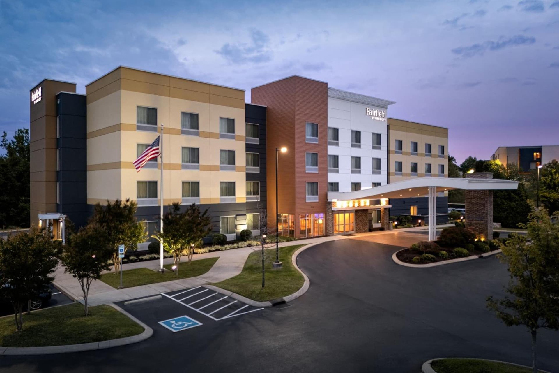 Fairfield Inn & Suites by Marriott Columbia interior in Columbia, TN — gallery photo 2