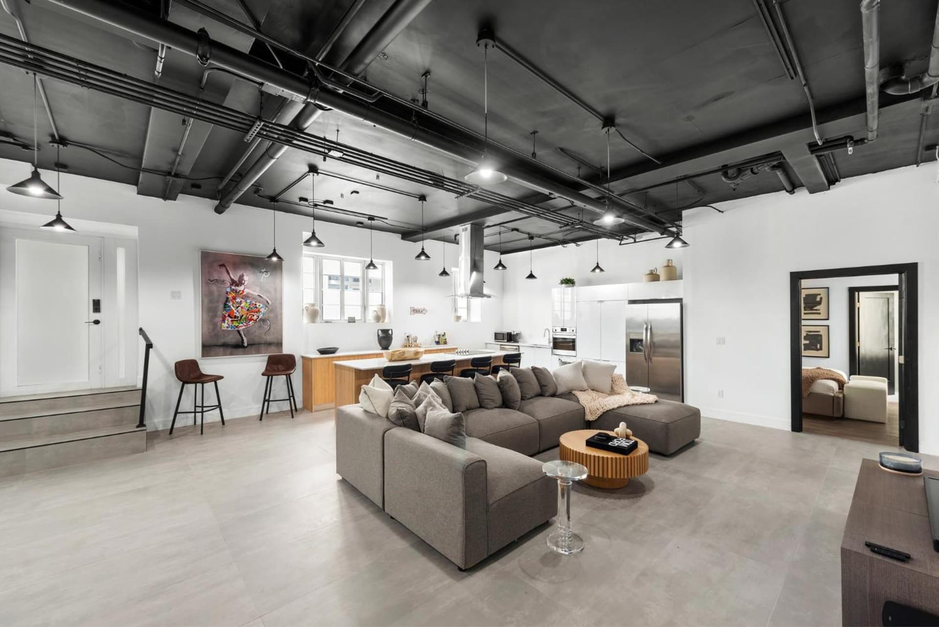 Luxuri Suites interior in Miami Beach, FL — gallery photo 2