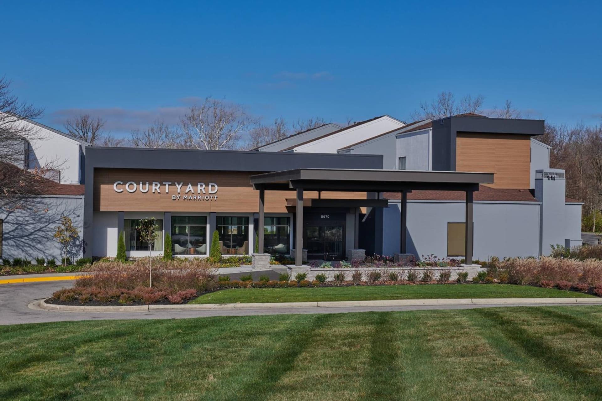Courtyard by Marriott Indianapolis Castleton interior in Indianapolis, IN — gallery photo 2