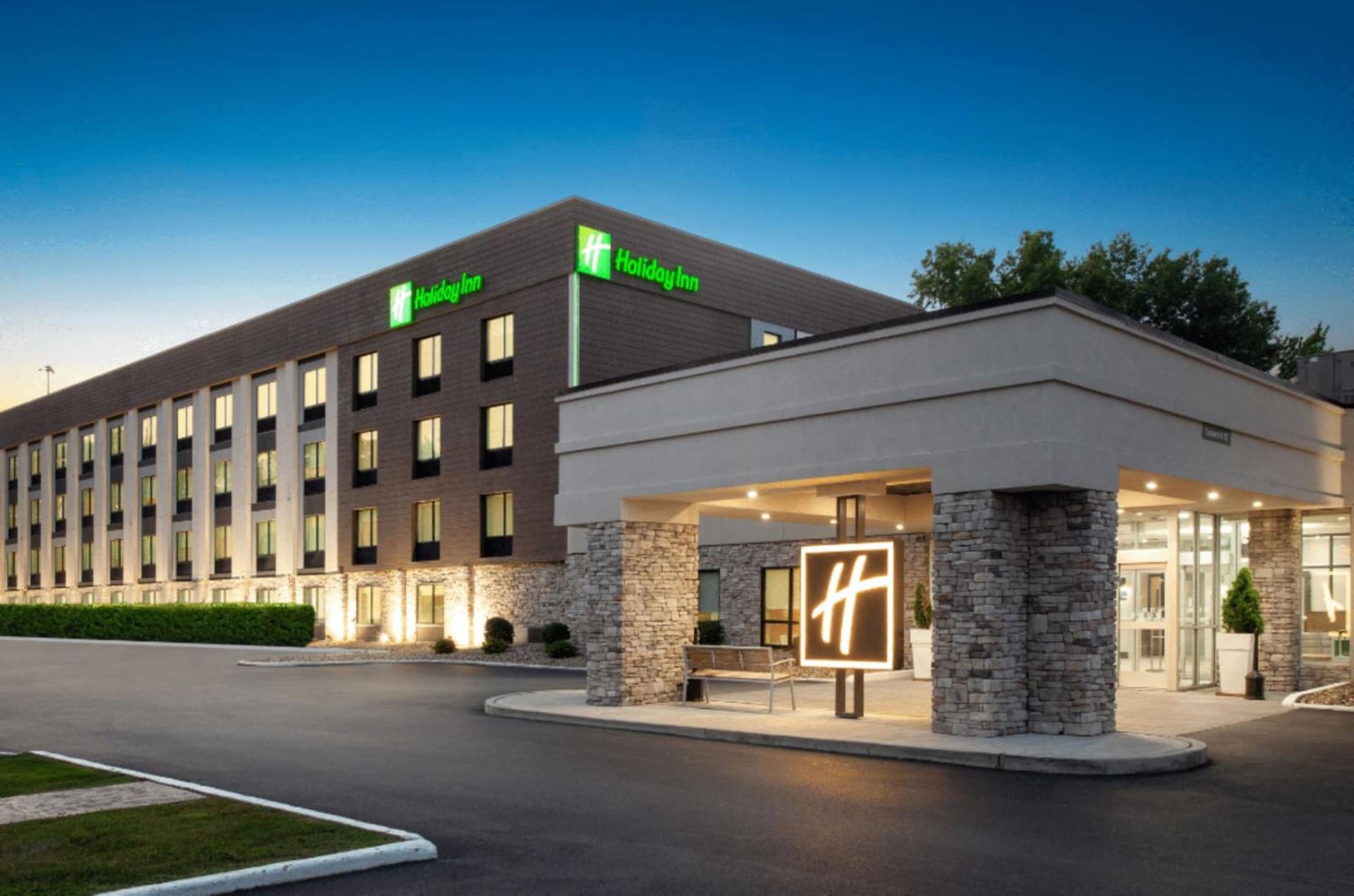 Holiday Inn Cleveland-Mayfield by IHG interior in Mayfield, OH — gallery photo 2