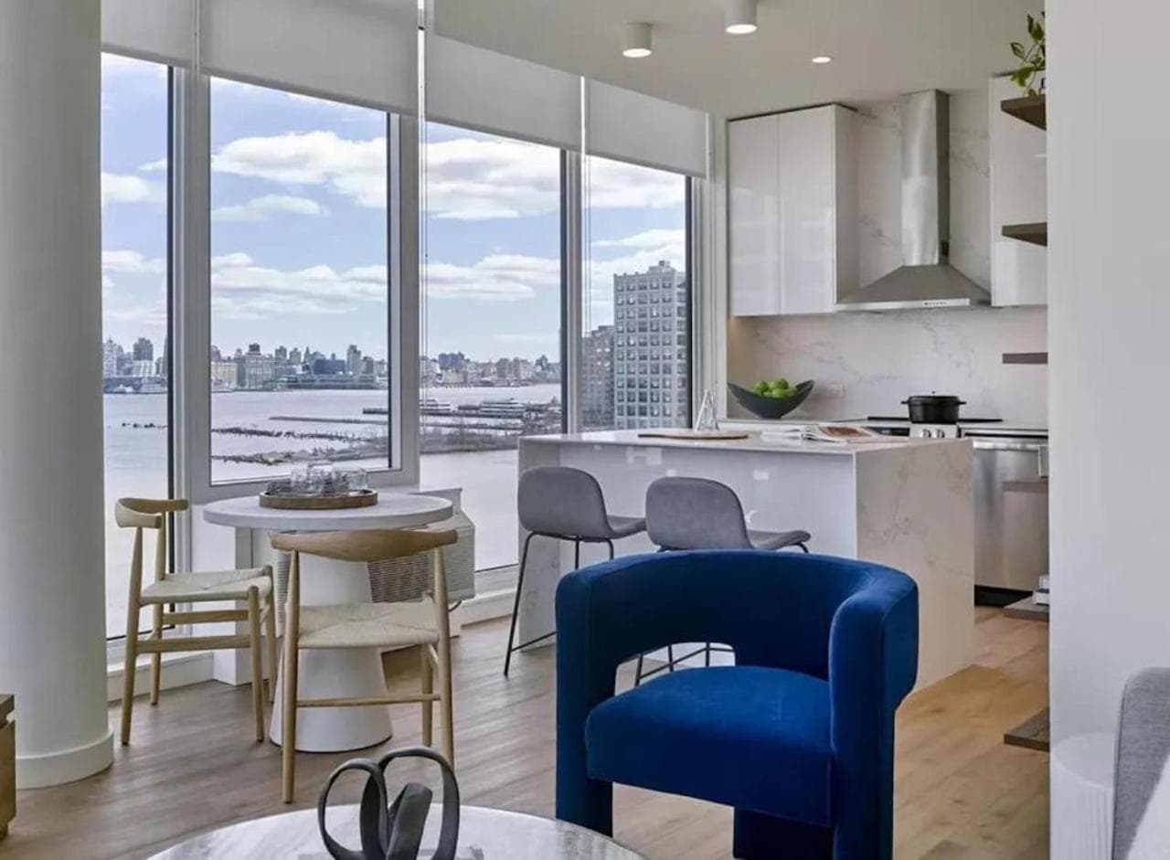 Amazing view of Manhattan interior in Weehawken — gallery photo 2
