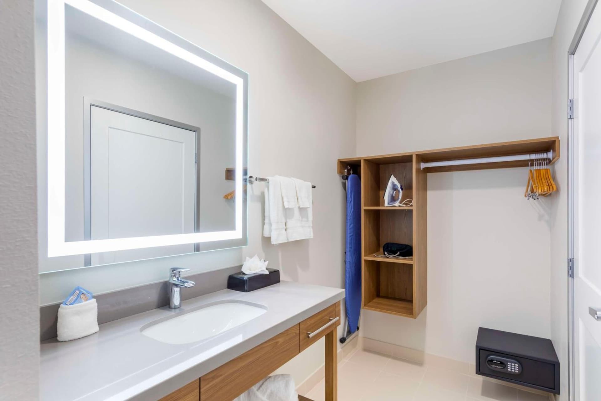 Executive Residency by Best Western Victorville gallery photo in Victorville, CA — image 20