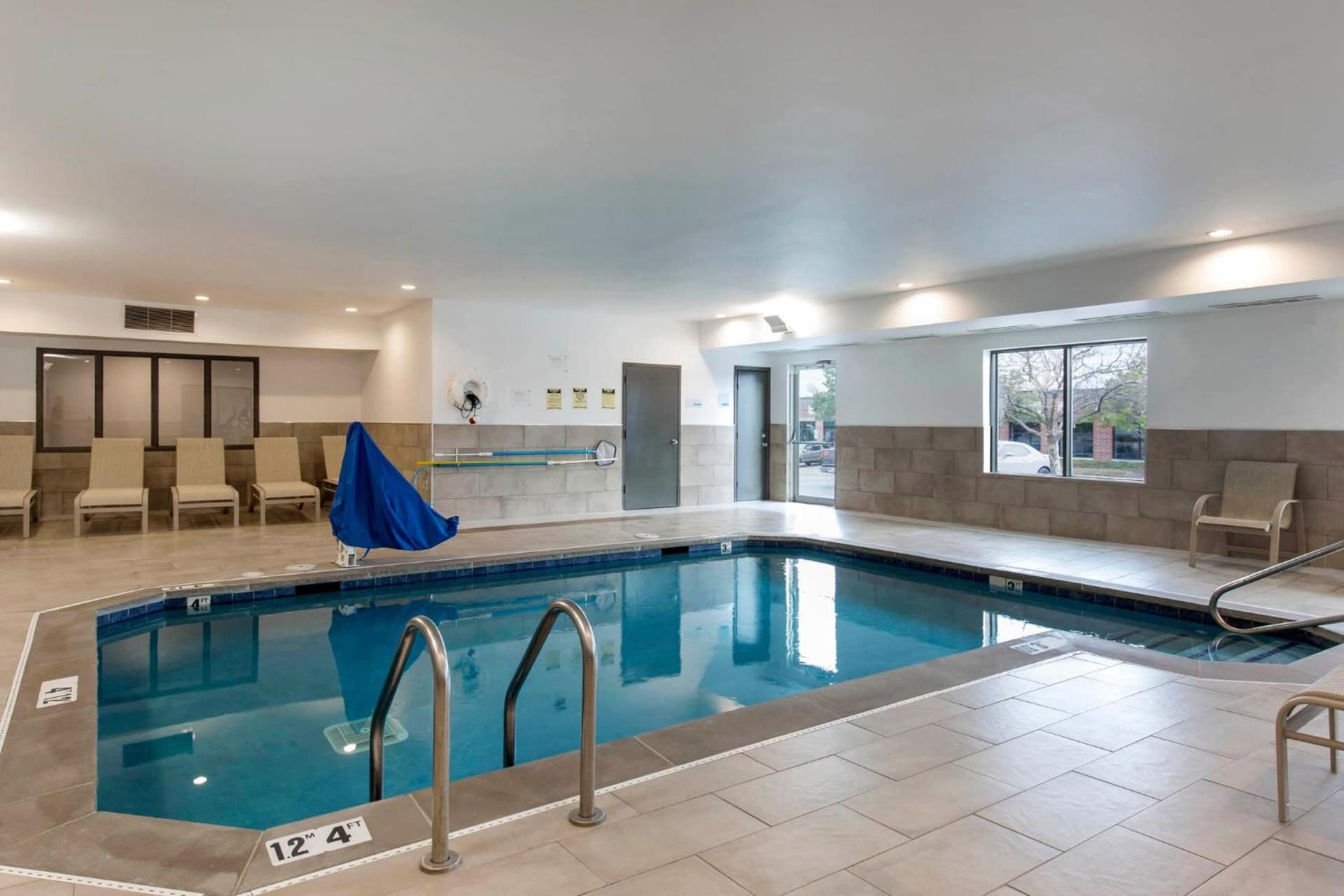 Holiday Inn Express & Suites Chicago West - St Charles by IHG gallery photo in Saint Charles, IL — image 48