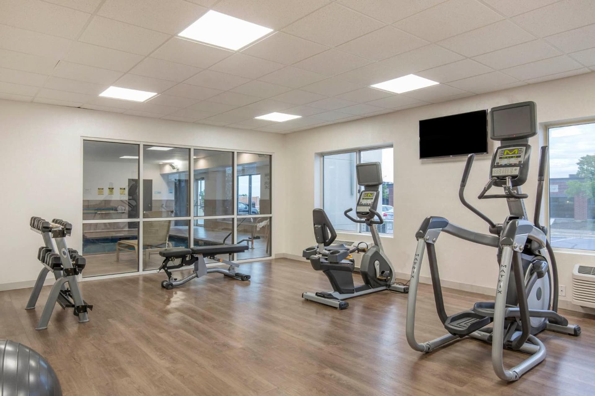 Holiday Inn Express & Suites Chicago West - St Charles by IHG gallery photo in Saint Charles, IL — image 55