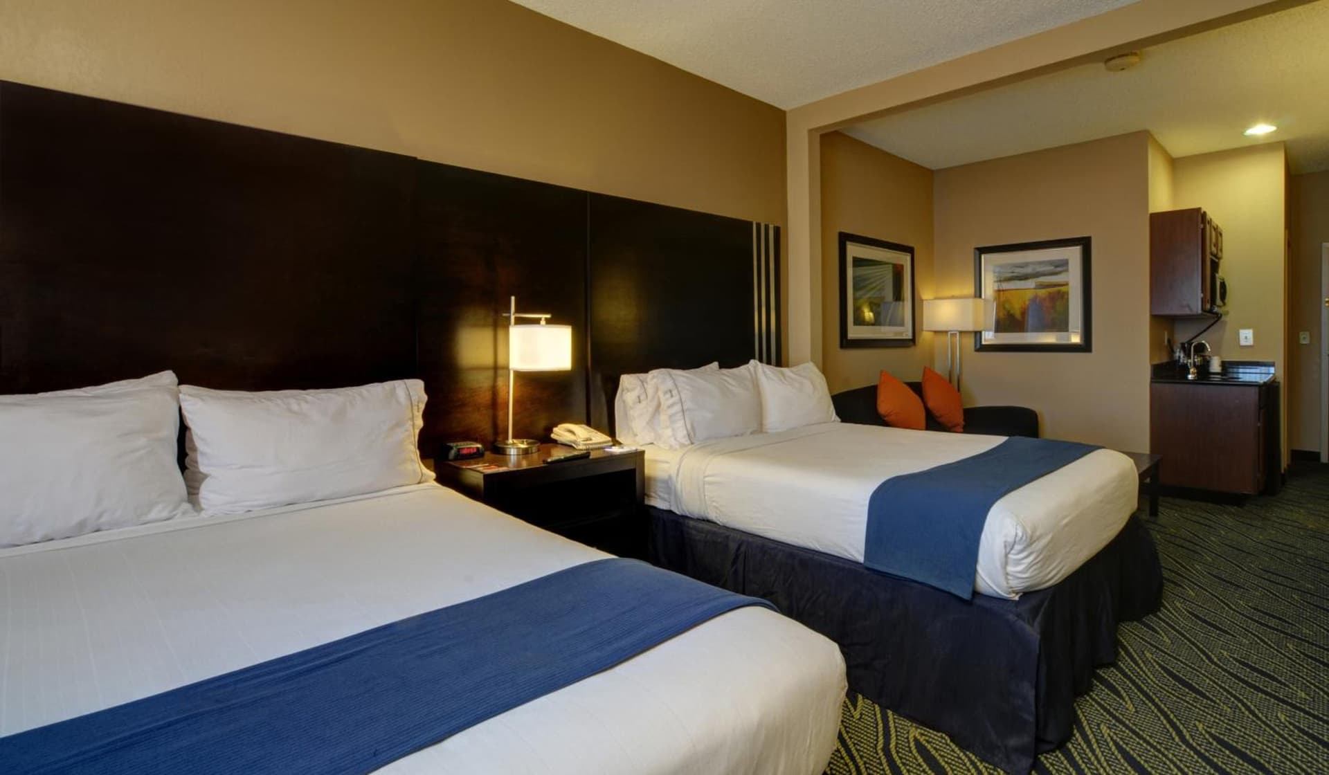Holiday Inn Express & Suites Midwest City by IHG interior in Midwest City, OK — gallery photo 2
