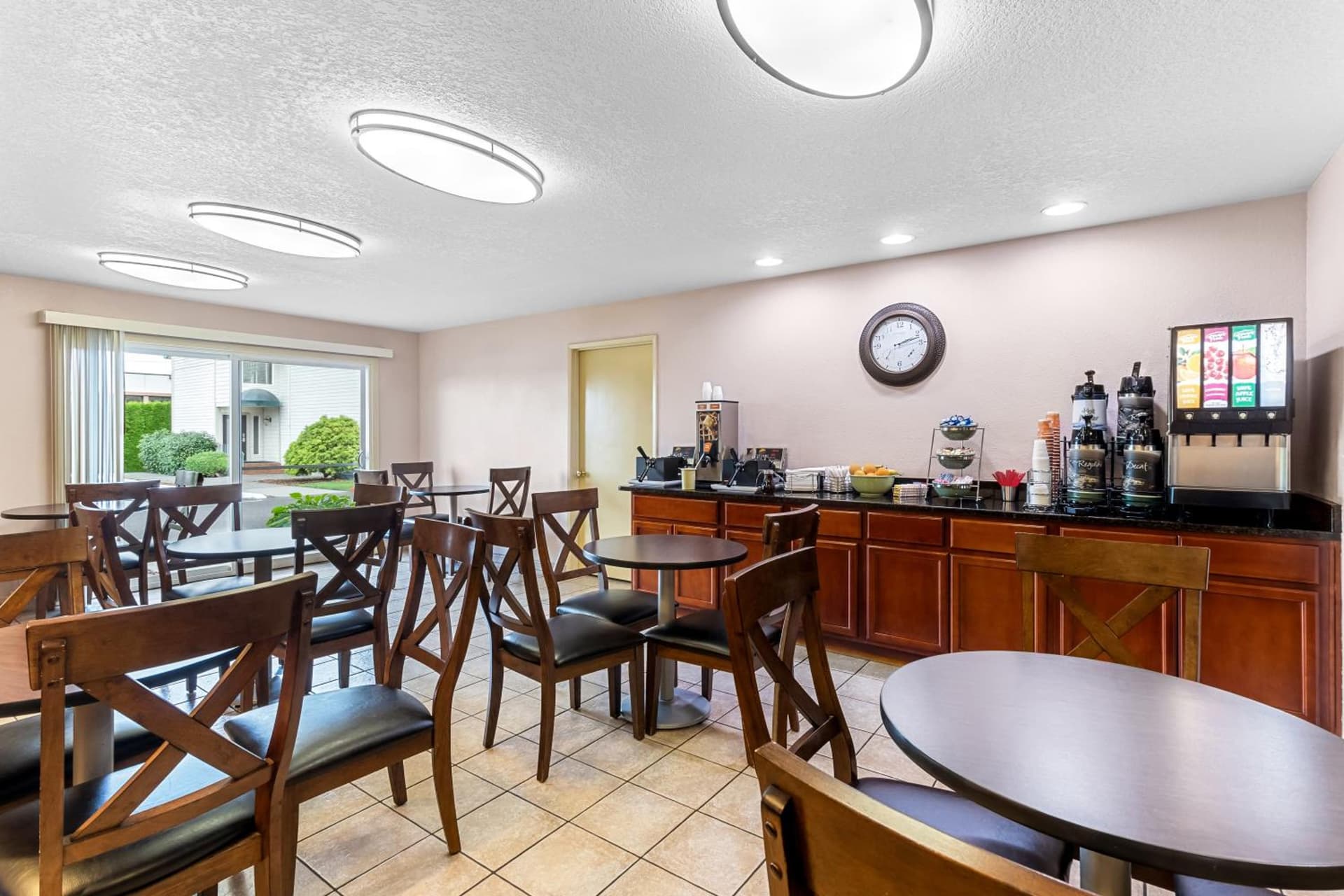 Quality Inn & Suites Vancouver - Hazel Dell gallery photo in Vancouver, WA — image 5