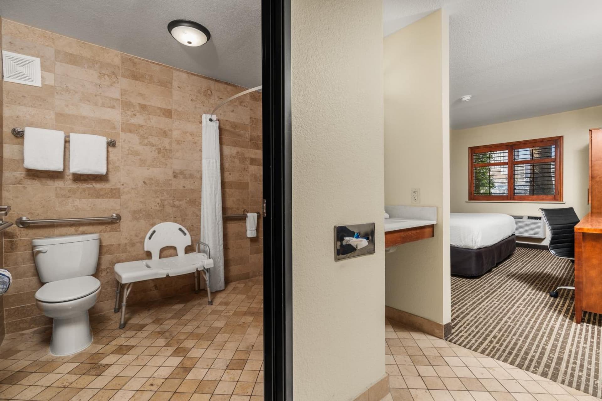 Ellis Island Hotel Casino & Brewery gallery photo in Las Vegas, NV — image 105