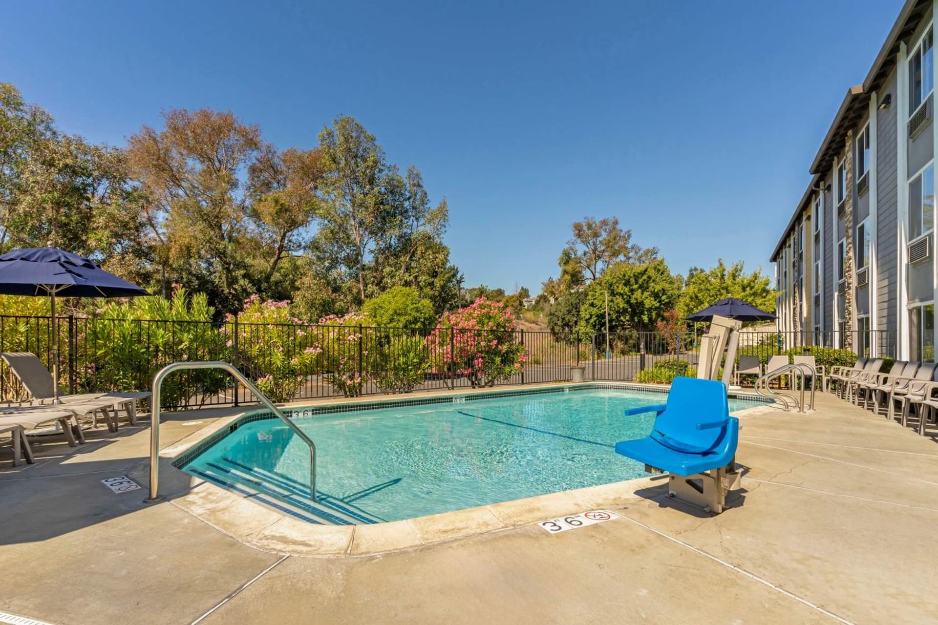 Best Western Plus Heritage Inn property views in Benicia, CA — gallery photo 3