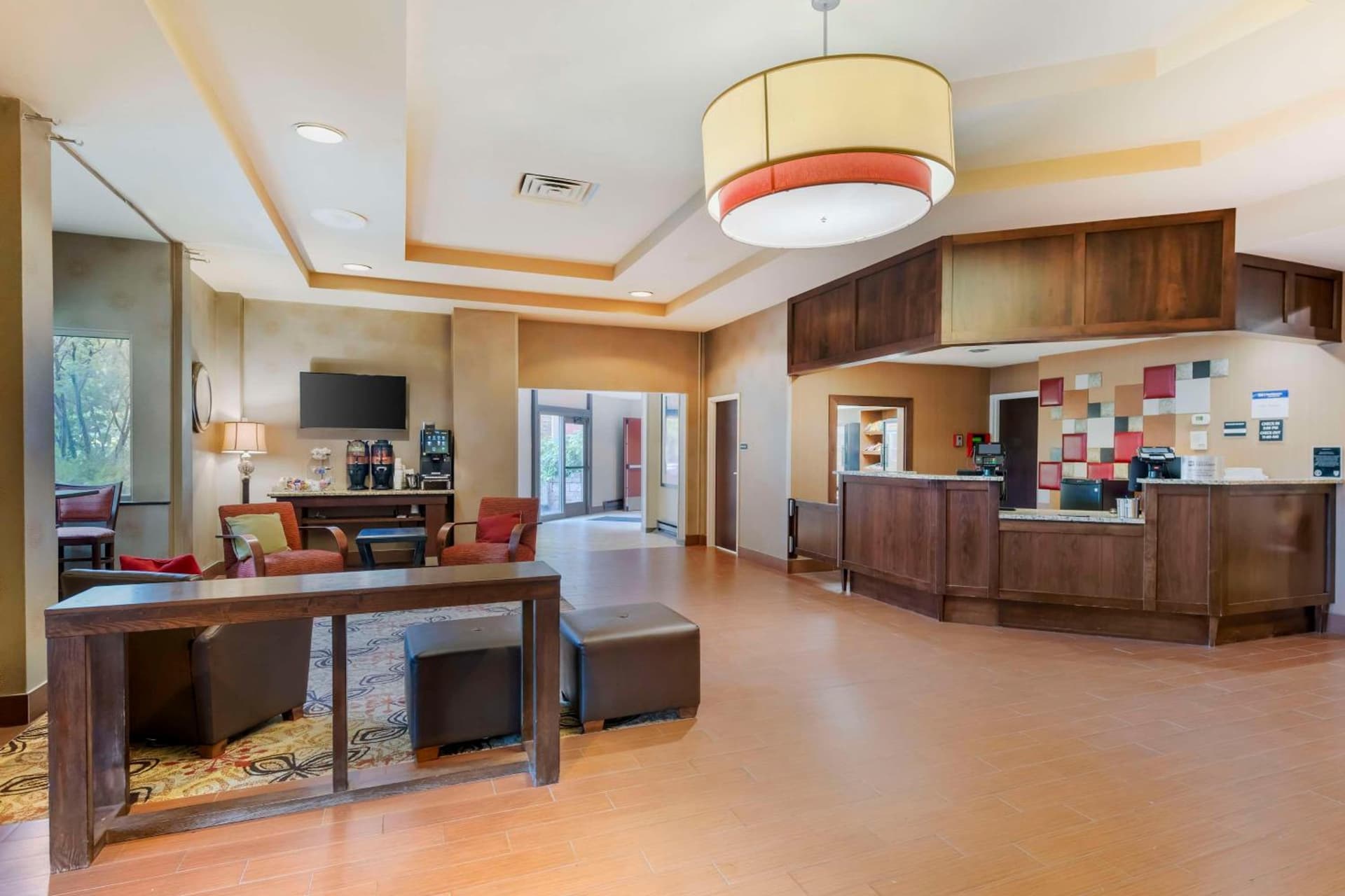 Best Western Plus St. Paul North/Shoreview interior in Shoreview, MN — gallery photo 2
