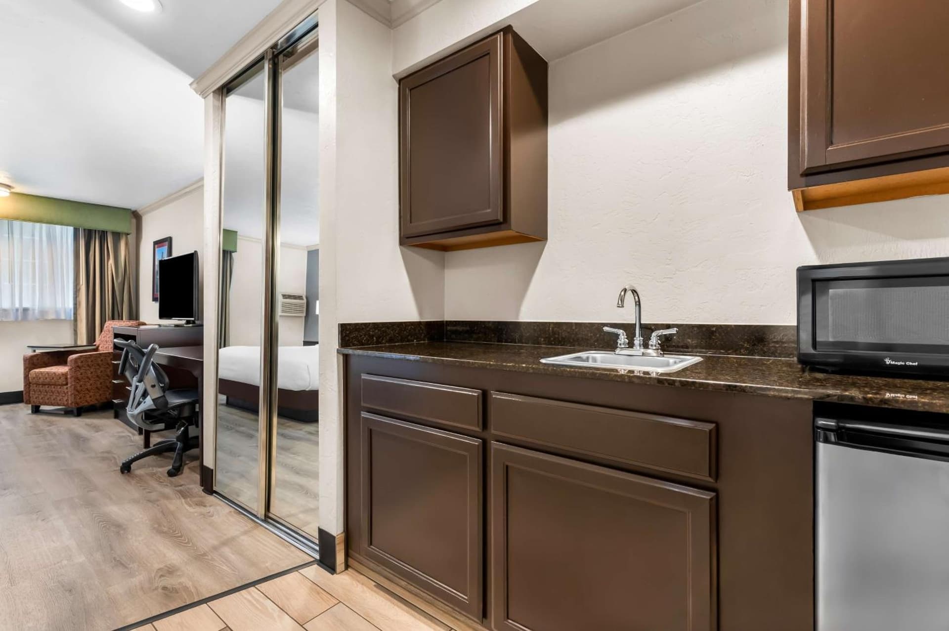 Best Western Plus Parkway Inn gallery photo in Wilsonville, OR — image 52