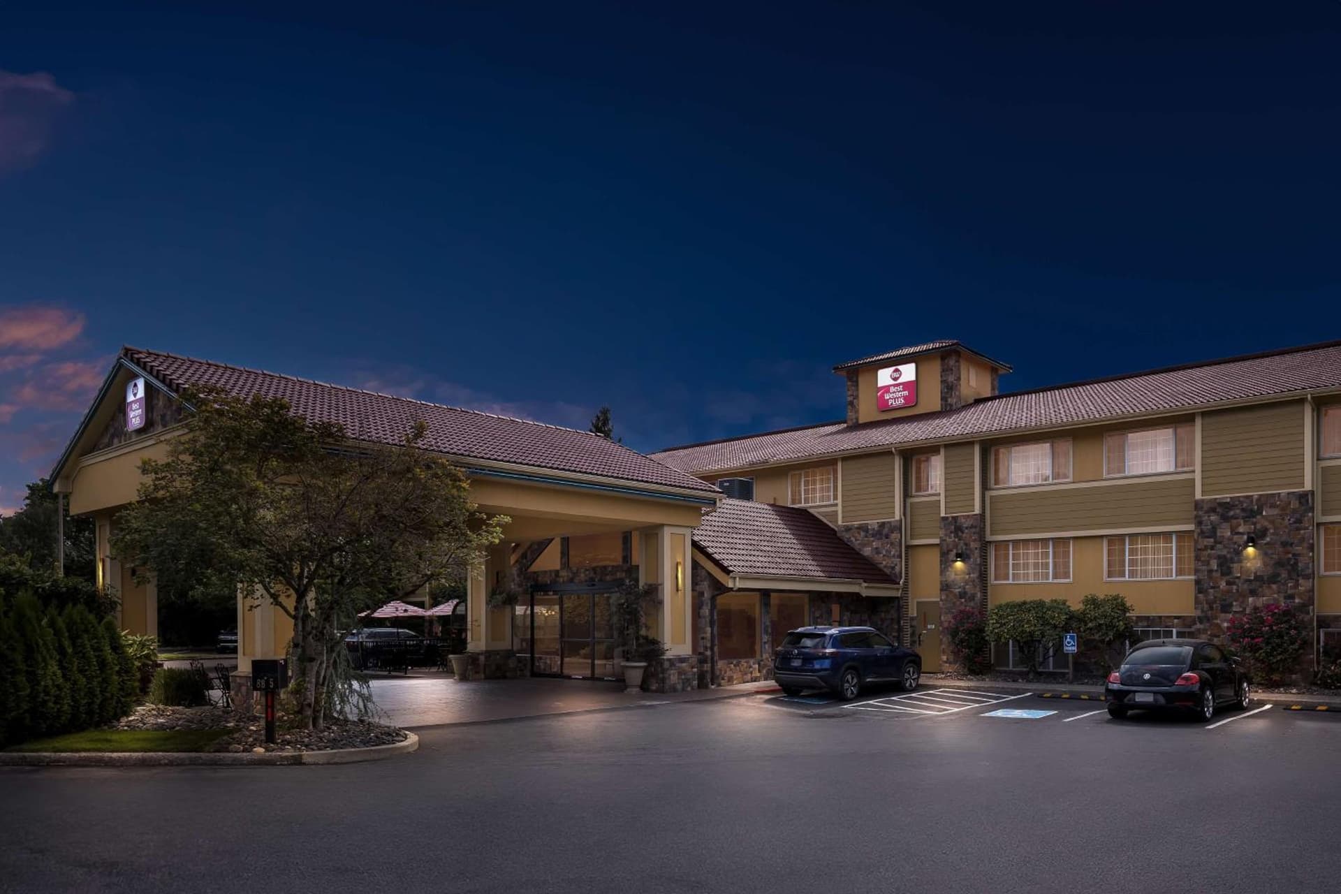 Best Western Plus Parkway Inn featured exterior or lobby in Wilsonville, OR — similar hotel