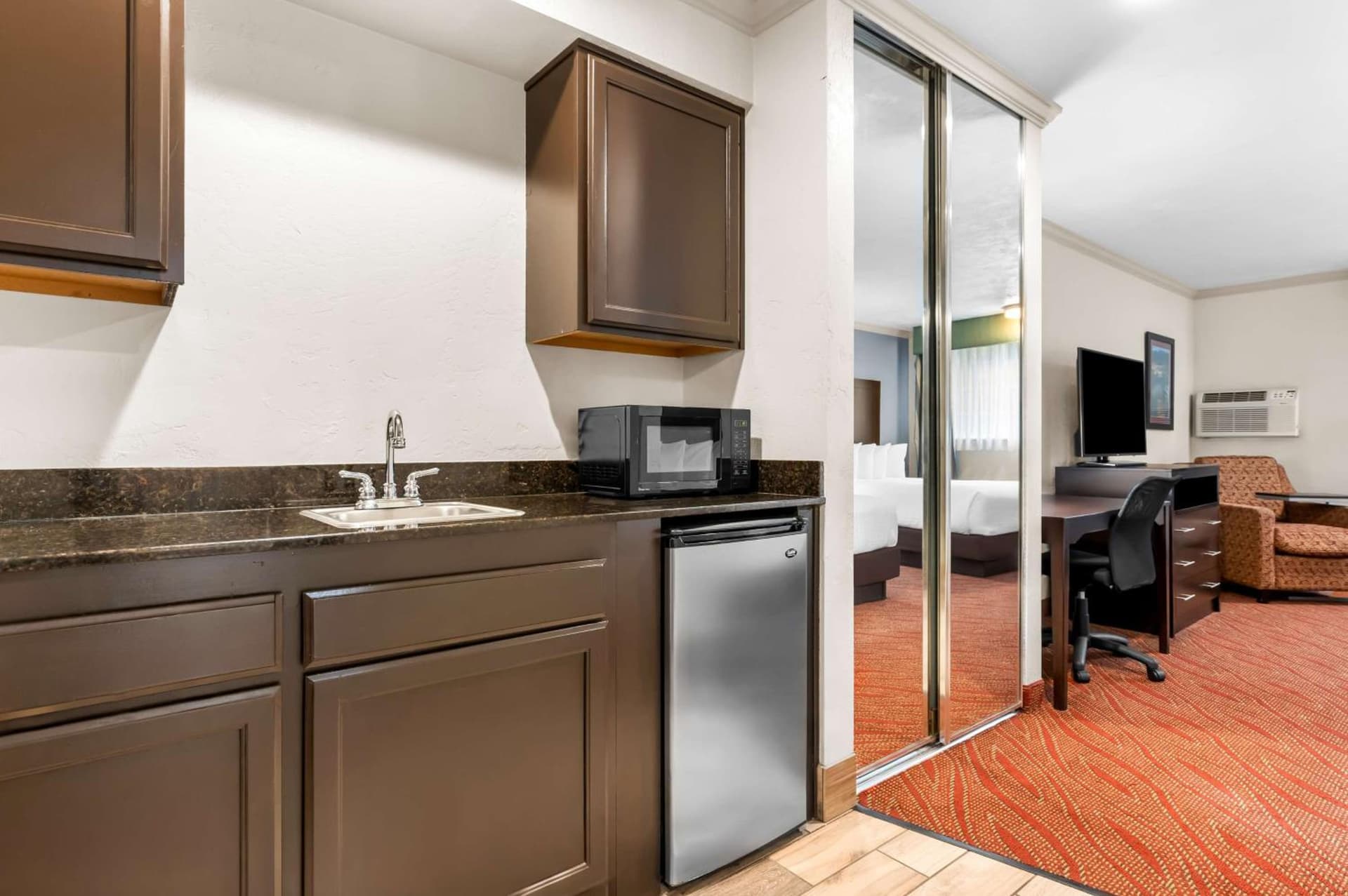 Best Western Plus Parkway Inn gallery photo in Wilsonville, OR — image 36
