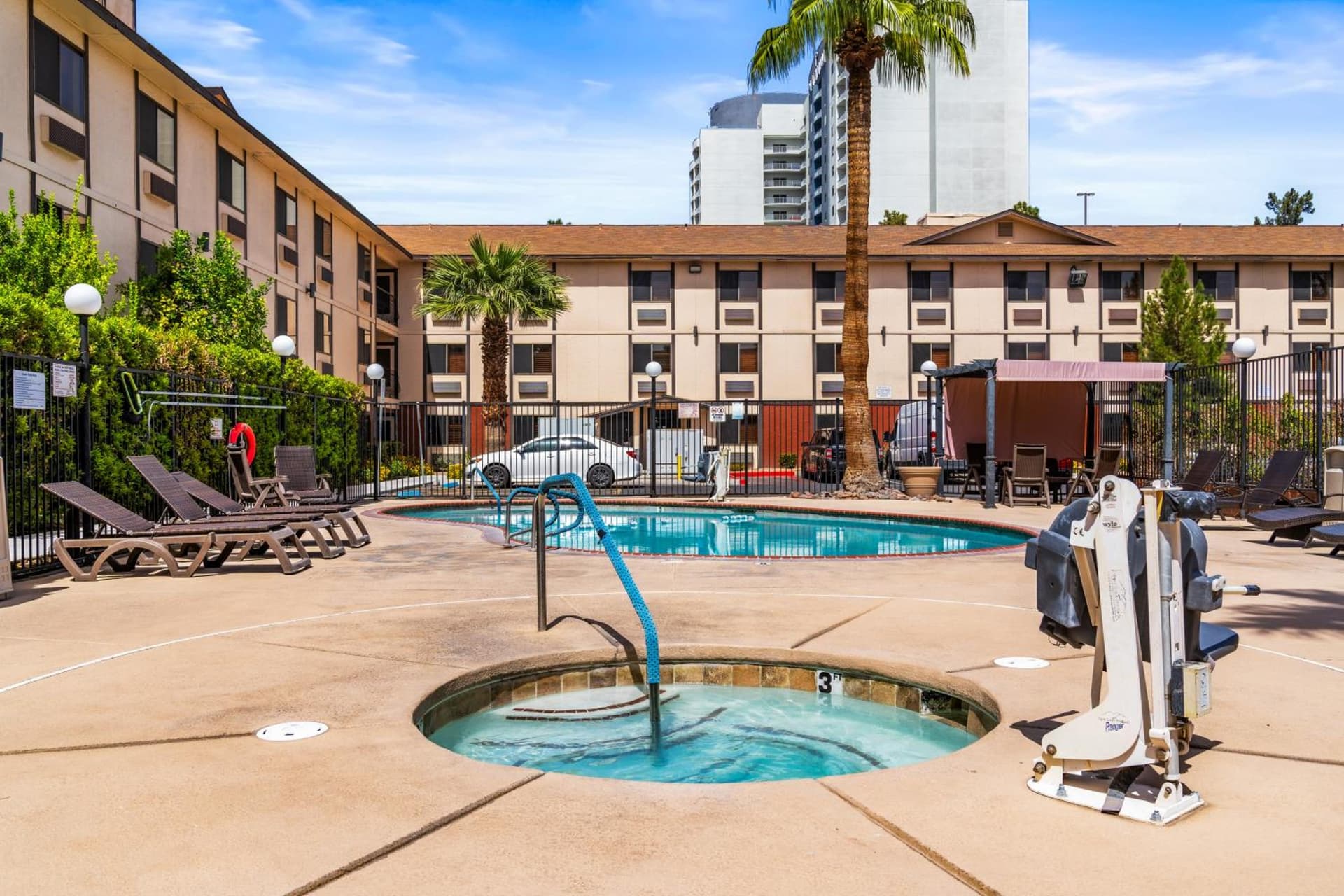Ellis Island Hotel Casino & Brewery gallery photo in Las Vegas, NV — image 100