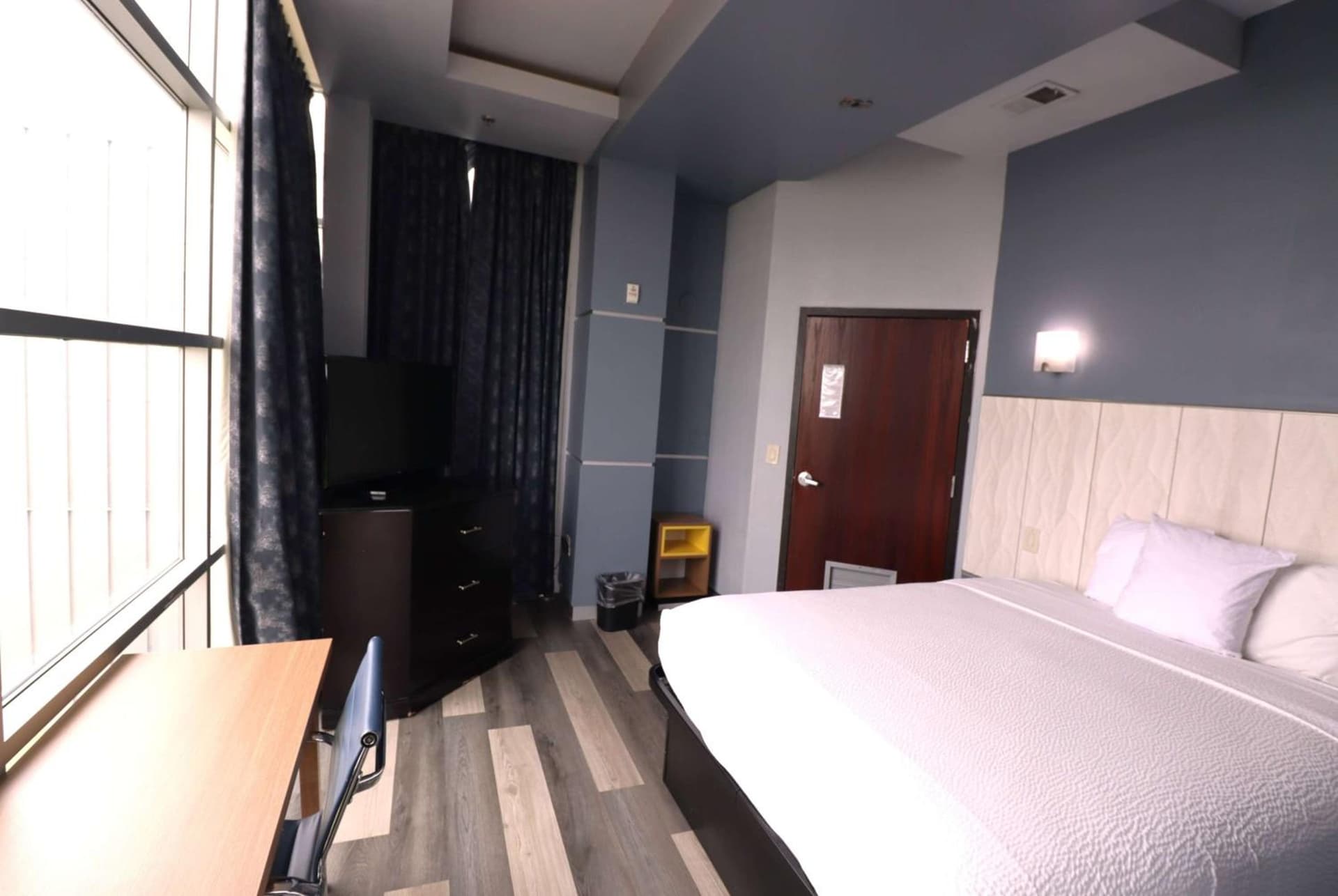 Days Inn & Suites by Wyndham Milwaukee gallery photo in Milwaukee, WI — image 27