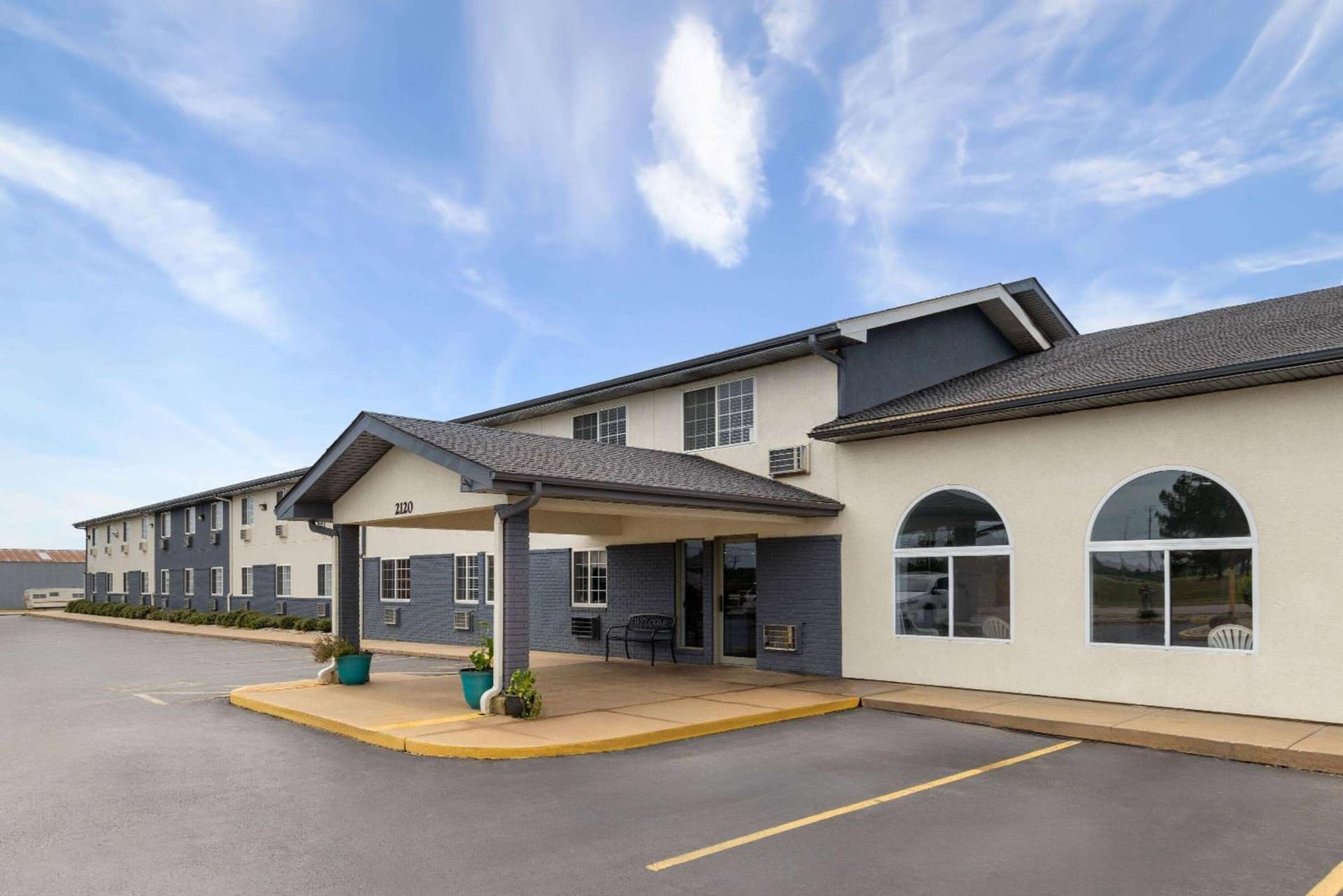 Days Inn by Wyndham Miami property views in Miami, OK — gallery photo 3