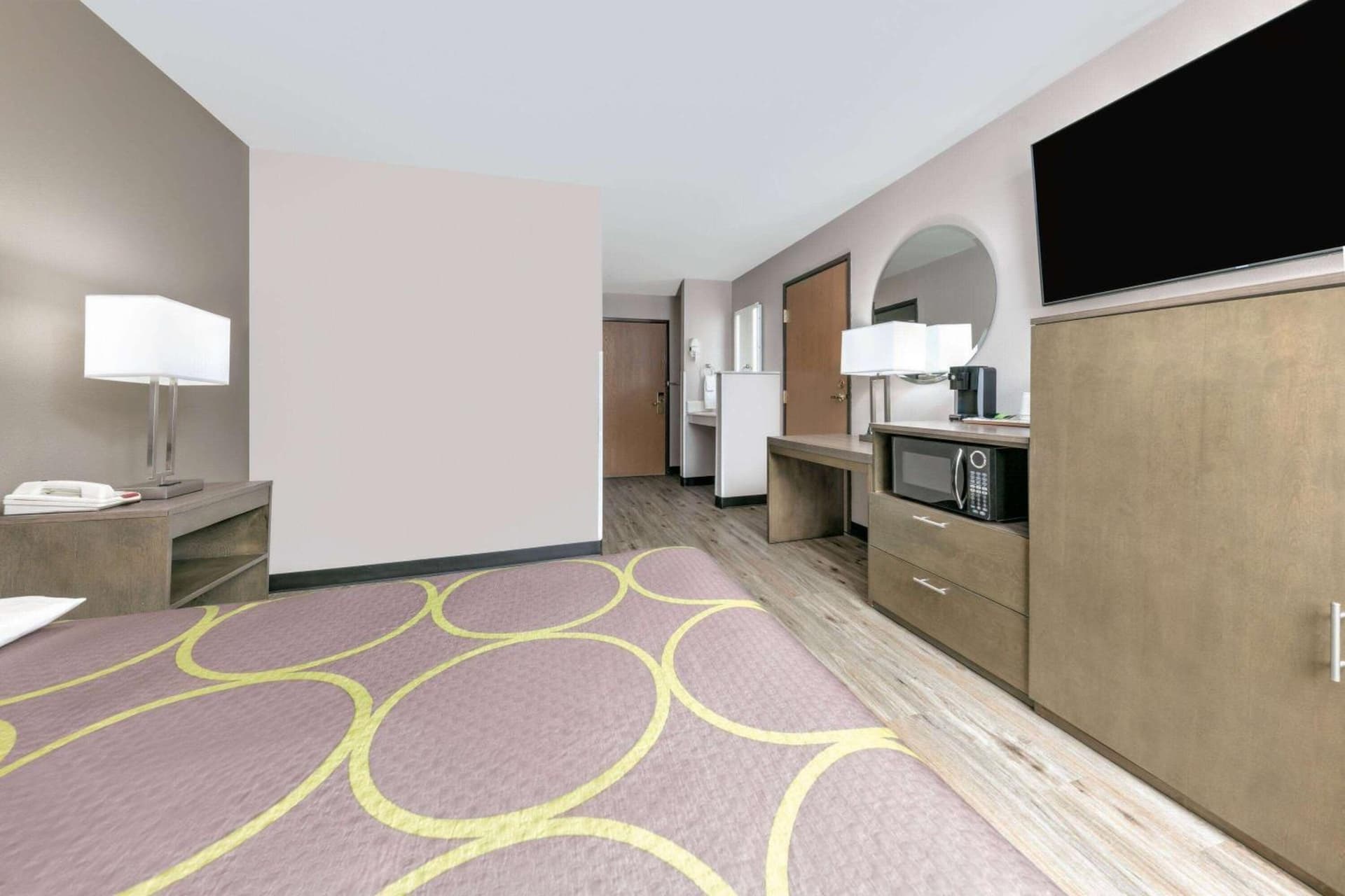 Super 8 by Wyndham Waxahachie TX interior in Waxahachie, TX — gallery photo 2