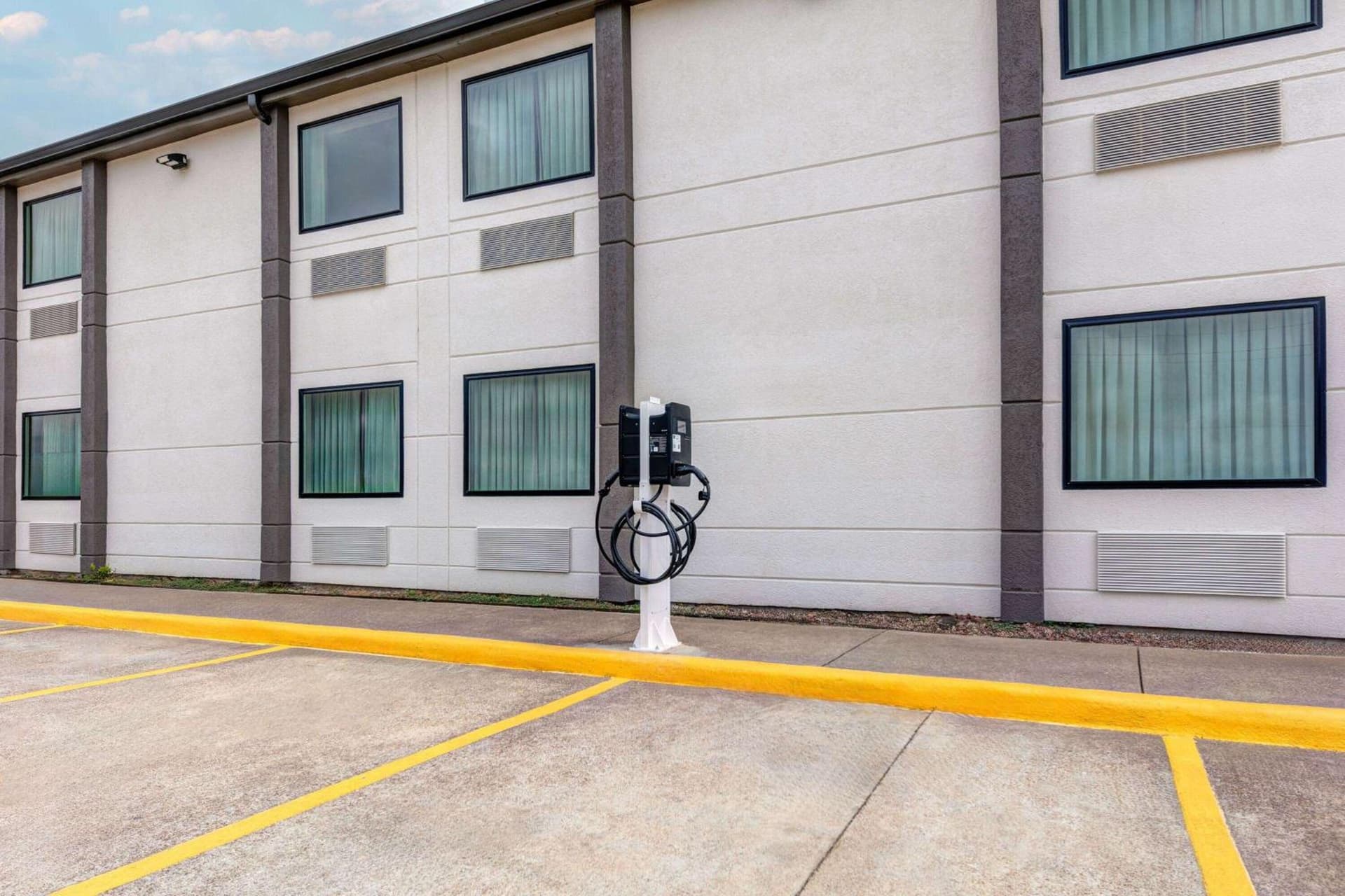 Super 8 by Wyndham Waxahachie TX gallery photo in Waxahachie, TX — image 21