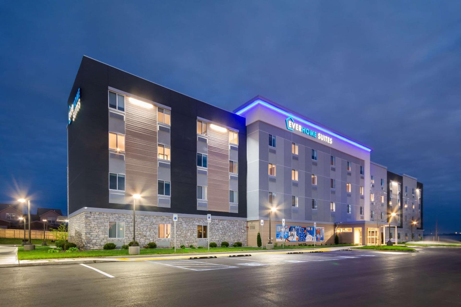 Everhome Suites Lexington - Horse Park property views in Lexington, KY — gallery photo 3