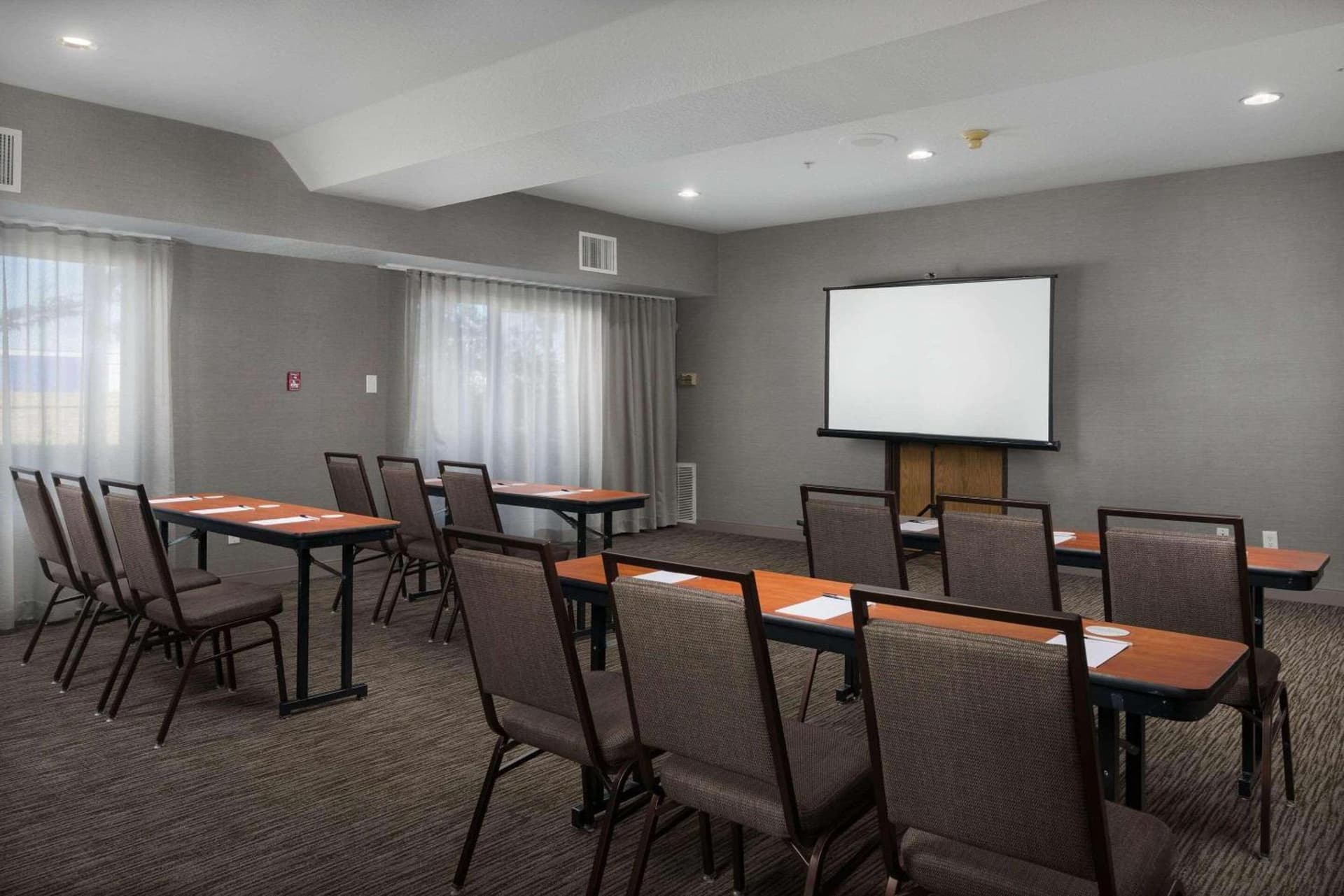 Country Inn & Suites by Radisson, Portland International Airport, OR gallery photo in Portland, OR — image 36