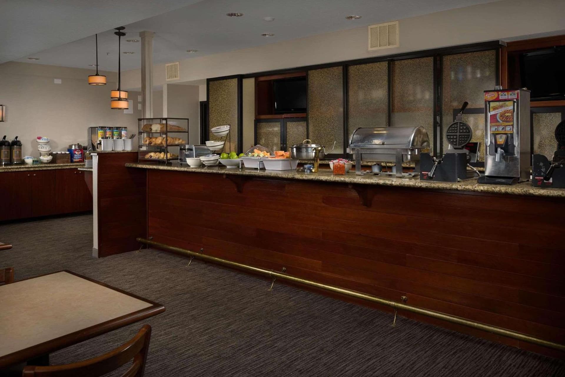 Country Inn & Suites by Radisson, Portland International Airport, OR gallery photo in Portland, OR — image 13