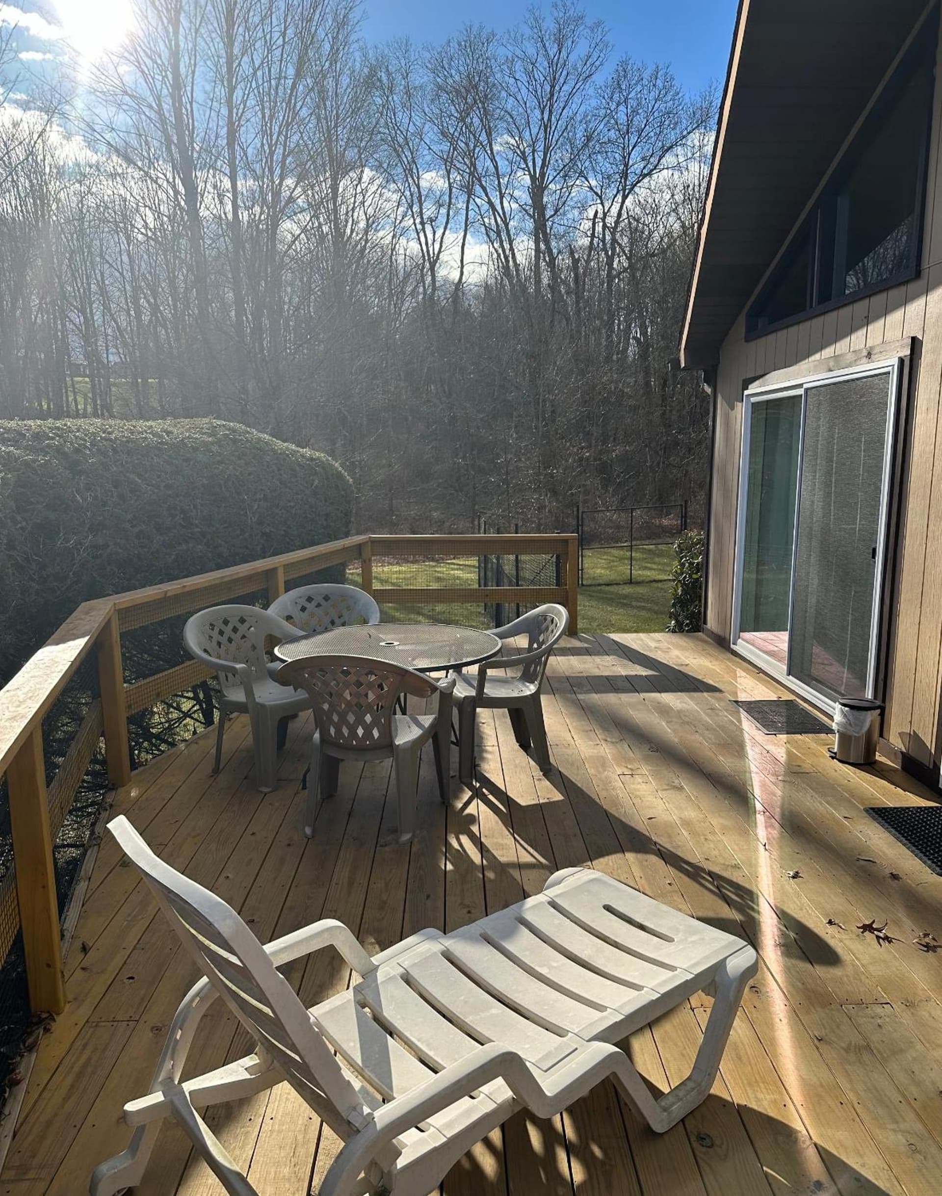 Fenced Yard Chalets from Good Dog Vacations at Big Valley Resort interior in Sciota — gallery photo 2
