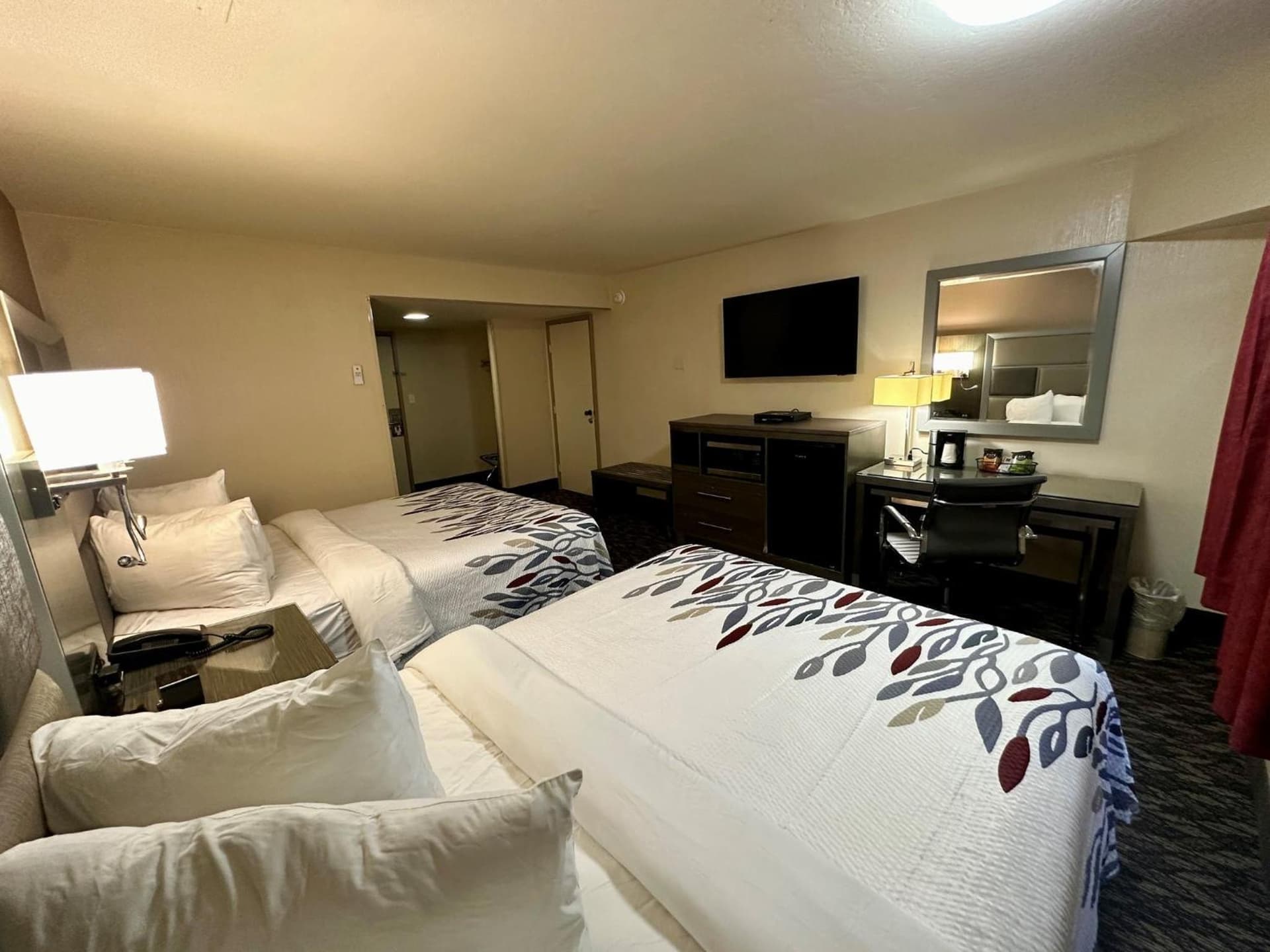 HomeTowne Studios by Red Roof Yuba City Bonanza – Marysville property views in Yuba City, CA — gallery photo 3