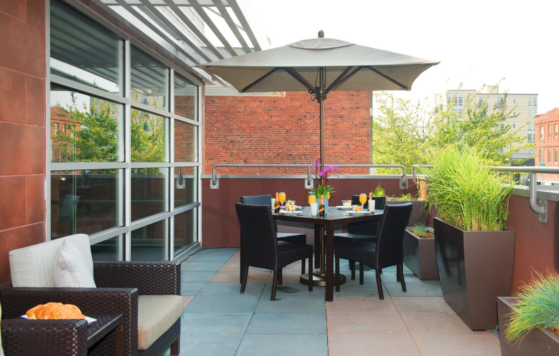 Courtyard by Marriott Seattle Everett Downtown property views in Everett, WA — gallery photo 3