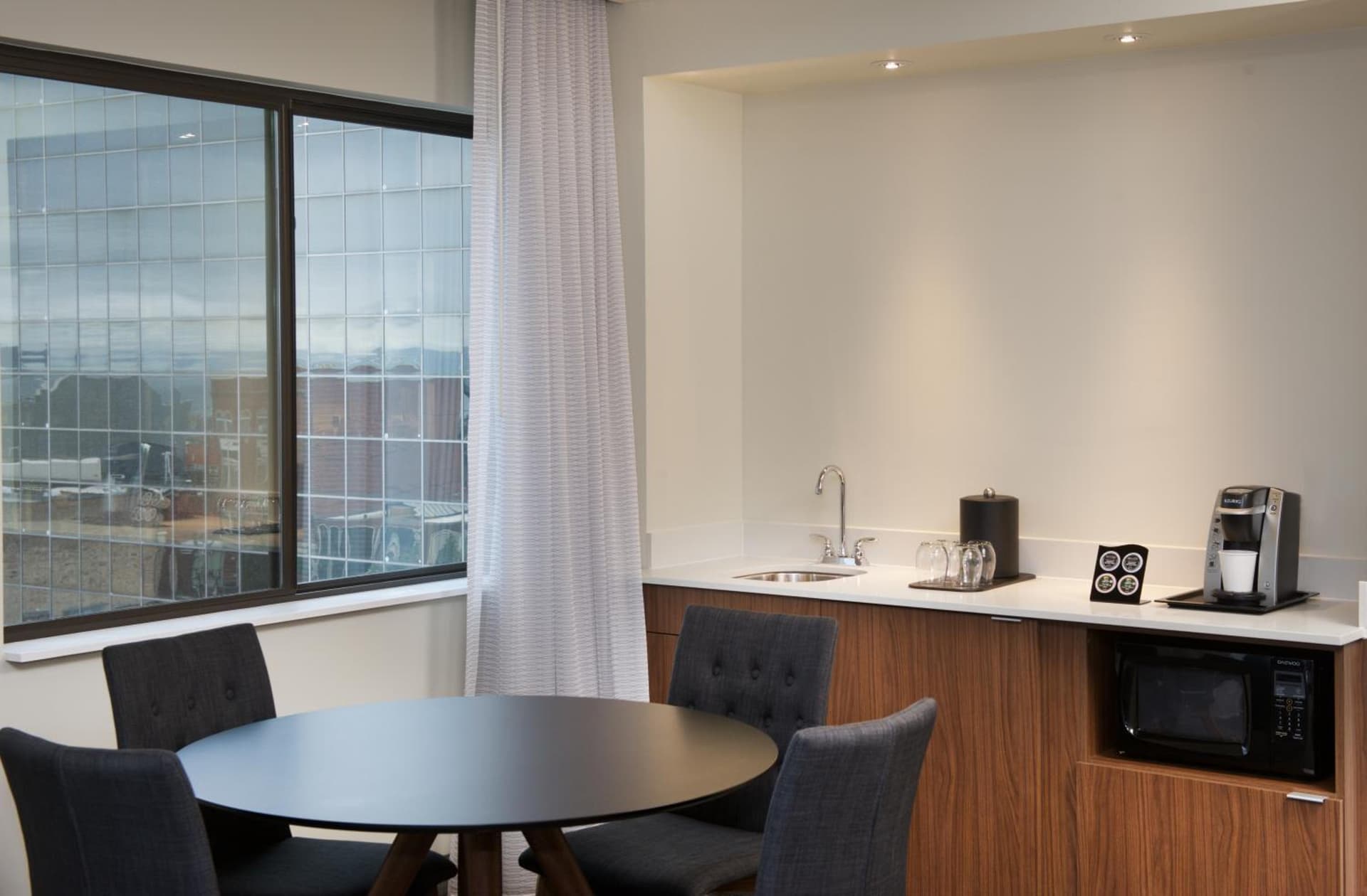 Courtyard by Marriott Seattle Everett Downtown gallery photo in Everett, WA — image 29