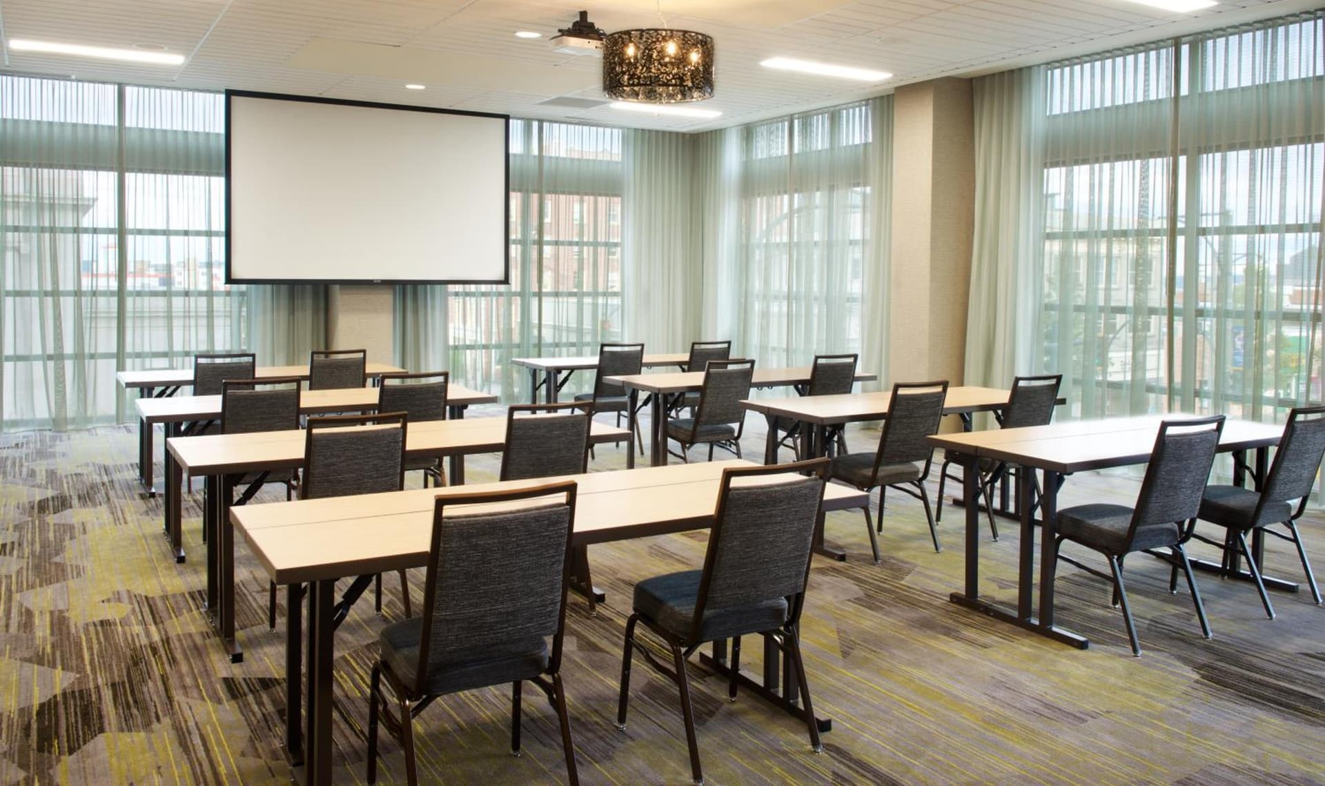 Courtyard by Marriott Seattle Everett Downtown gallery photo in Everett, WA — image 4