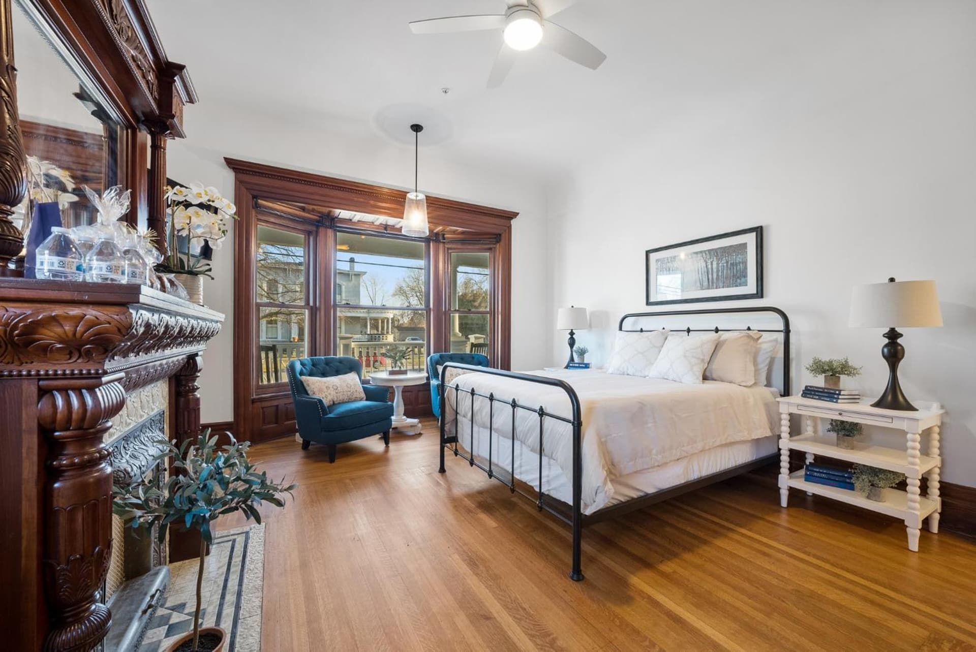The Washington Downtown Boutique Hotel interior in Sandusky, OH — gallery photo 2