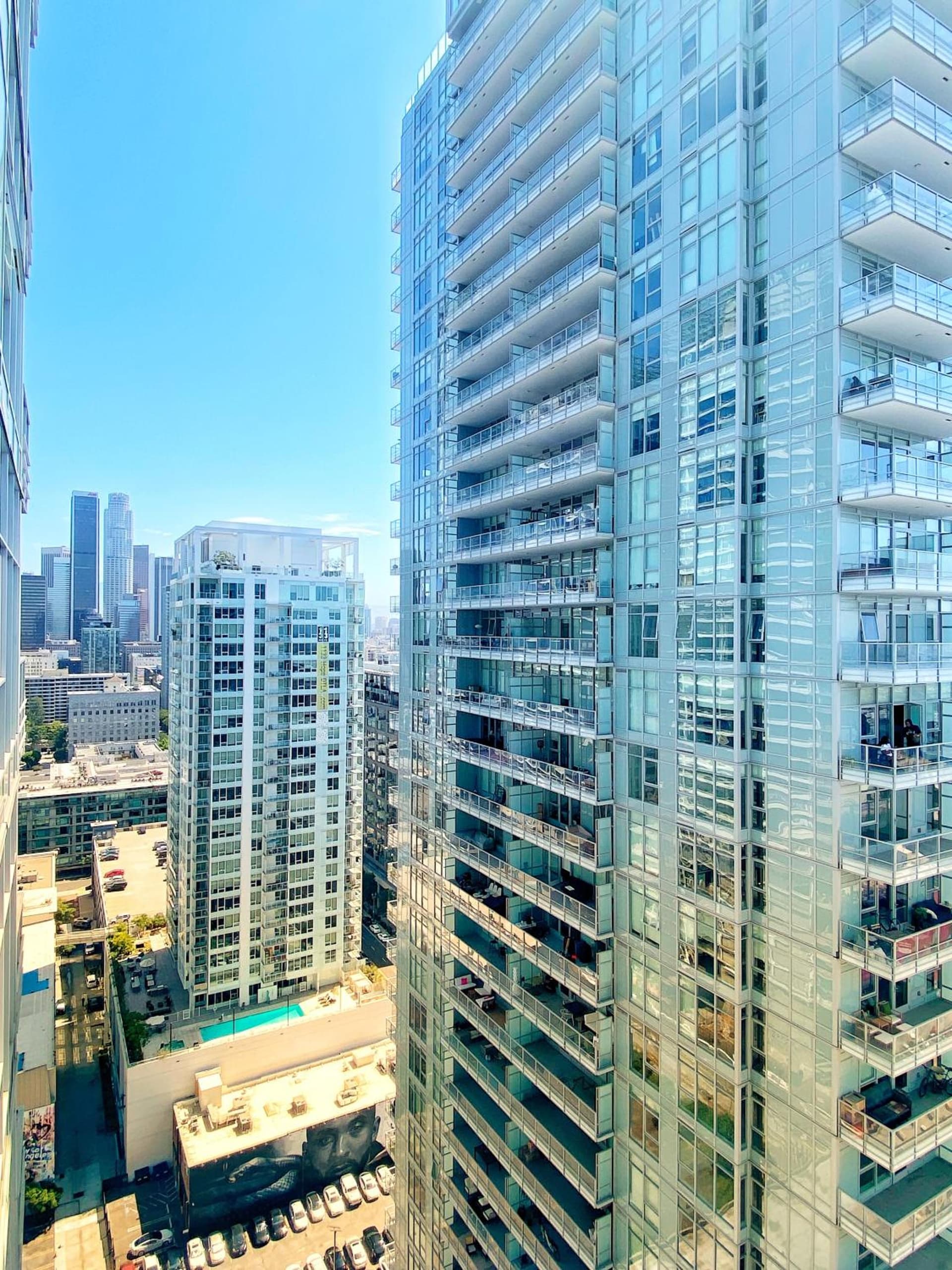 Elegant Luxury 1 Bedroom studio in Downtown LA featured exterior or lobby in Vernon, CA — similar hotel