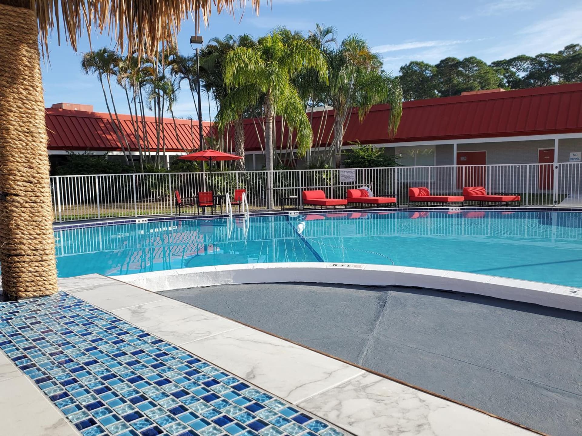 Vero Beach Inn & Suites Vero Beach I-95 interior in Vero Beach, FL — gallery photo 2