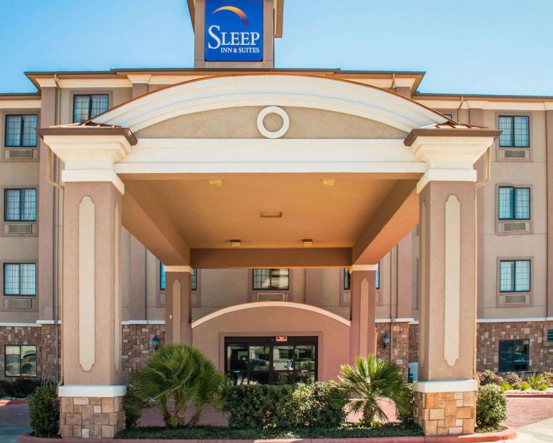 Sleep Inn & Suites at Six Flags property views in San Antonio, TX — gallery photo 3