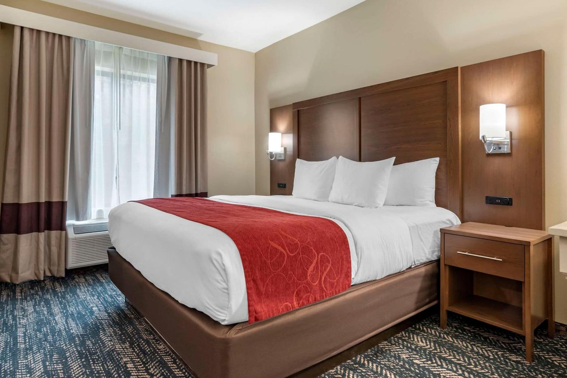 Comfort Inn & Suites Downtown near University gallery photo in Tuscaloosa, AL — image 17
