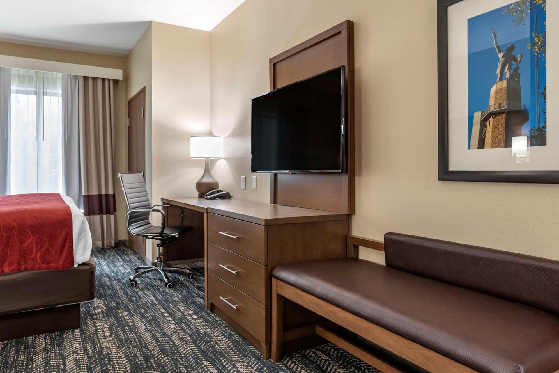 Comfort Inn & Suites Downtown near University gallery photo in Tuscaloosa, AL — image 38