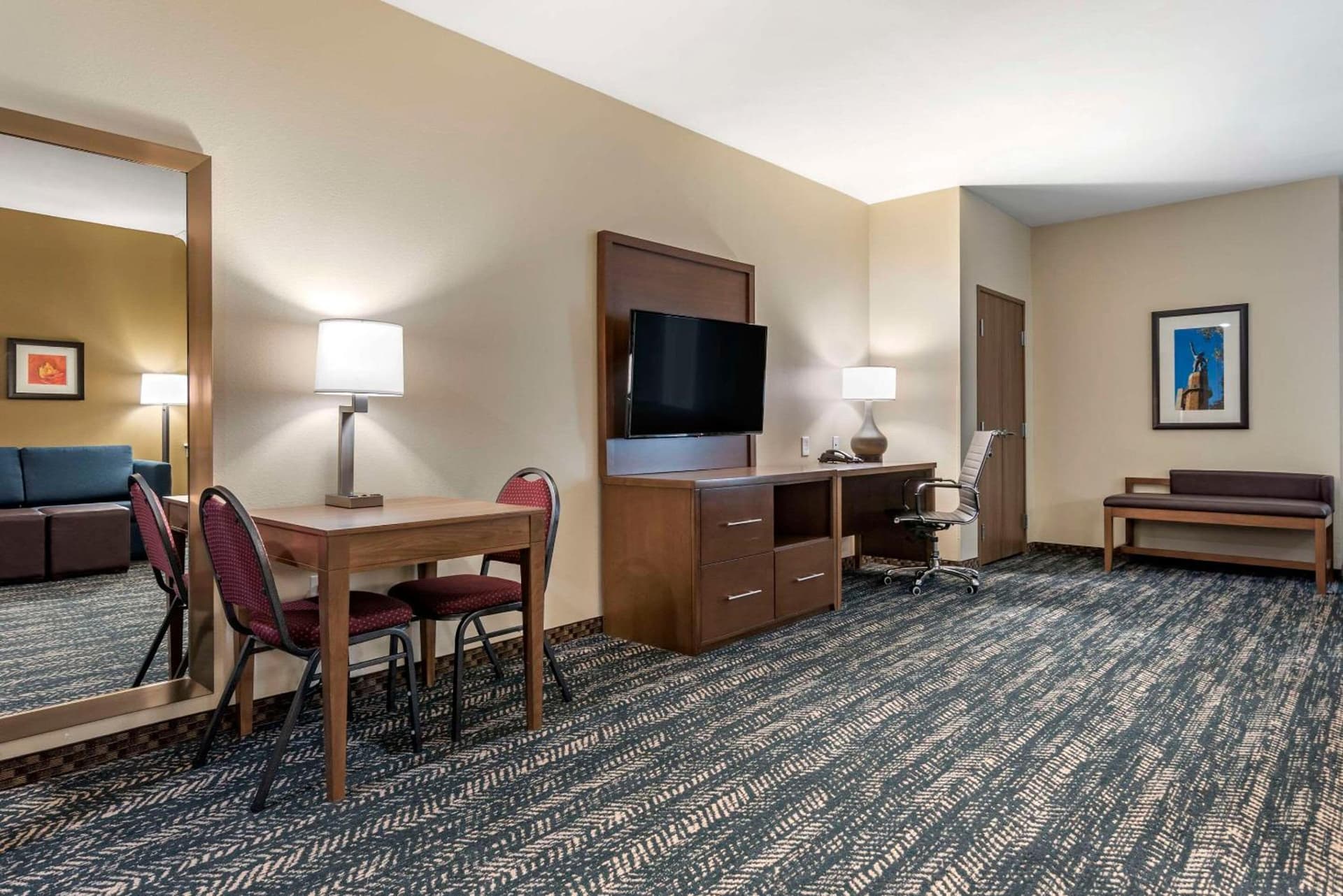 Comfort Inn & Suites Downtown near University gallery photo in Tuscaloosa, AL — image 5