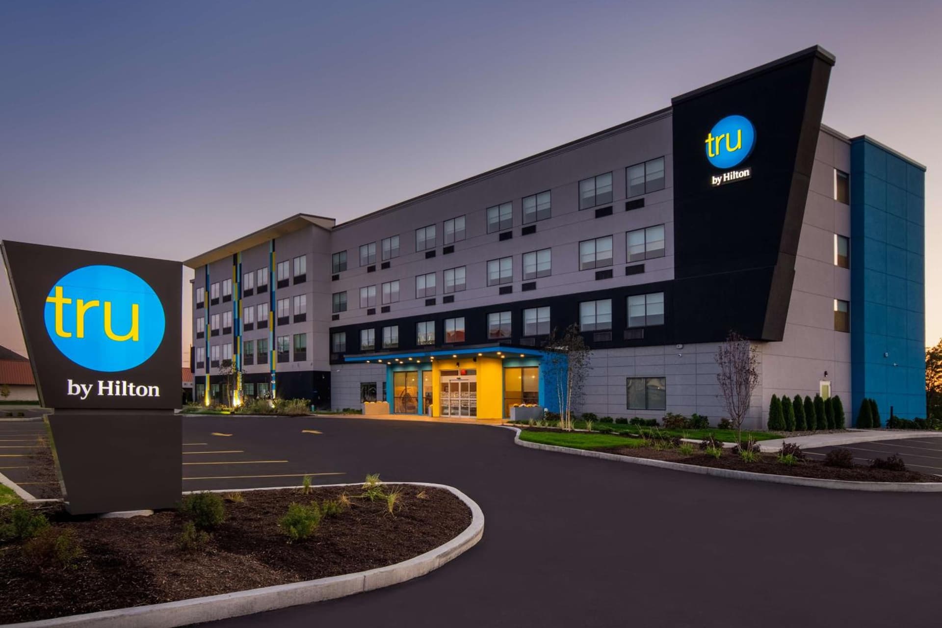 Tru By Hilton Merrillville interior in Merrillville, IN — gallery photo 2