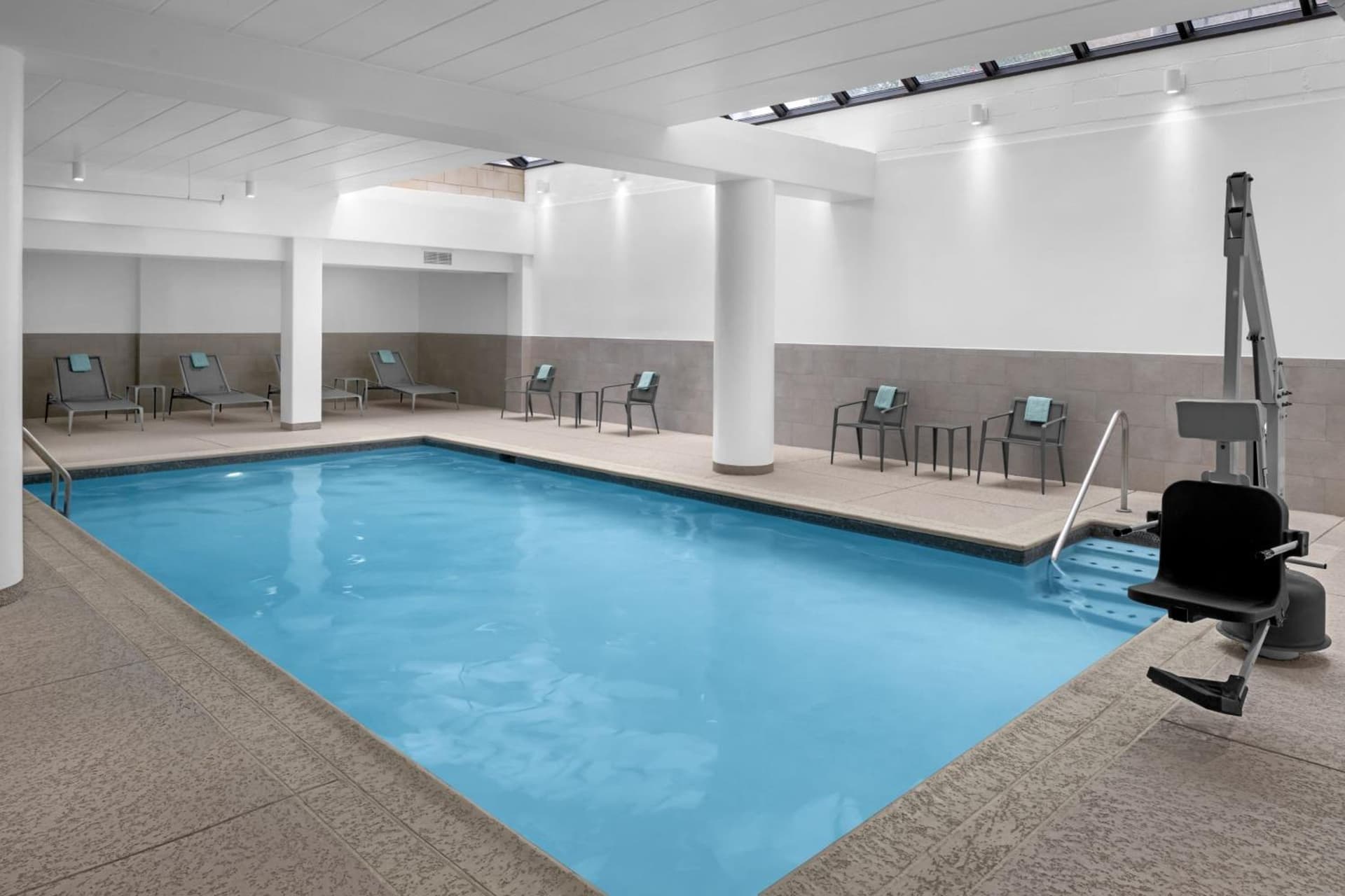 Courtyard by Marriott Pittsburgh University Center gallery photo in Pittsburgh, PA — image 11