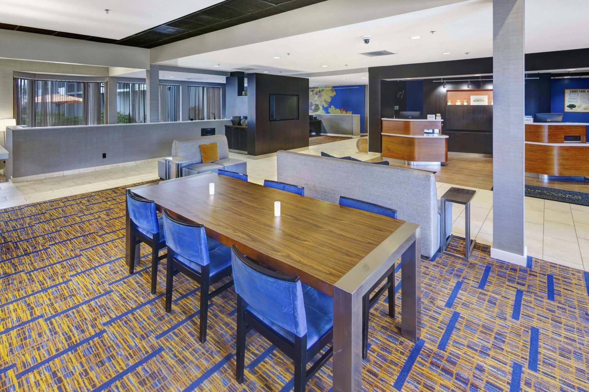 Courtyard Chicago Glenview/Northbrook interior in Glenview, IL — gallery photo 2