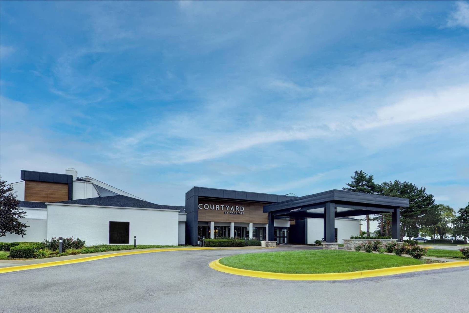 Courtyard Chicago Glenview/Northbrook featured exterior or lobby in Glenview, IL — similar hotel